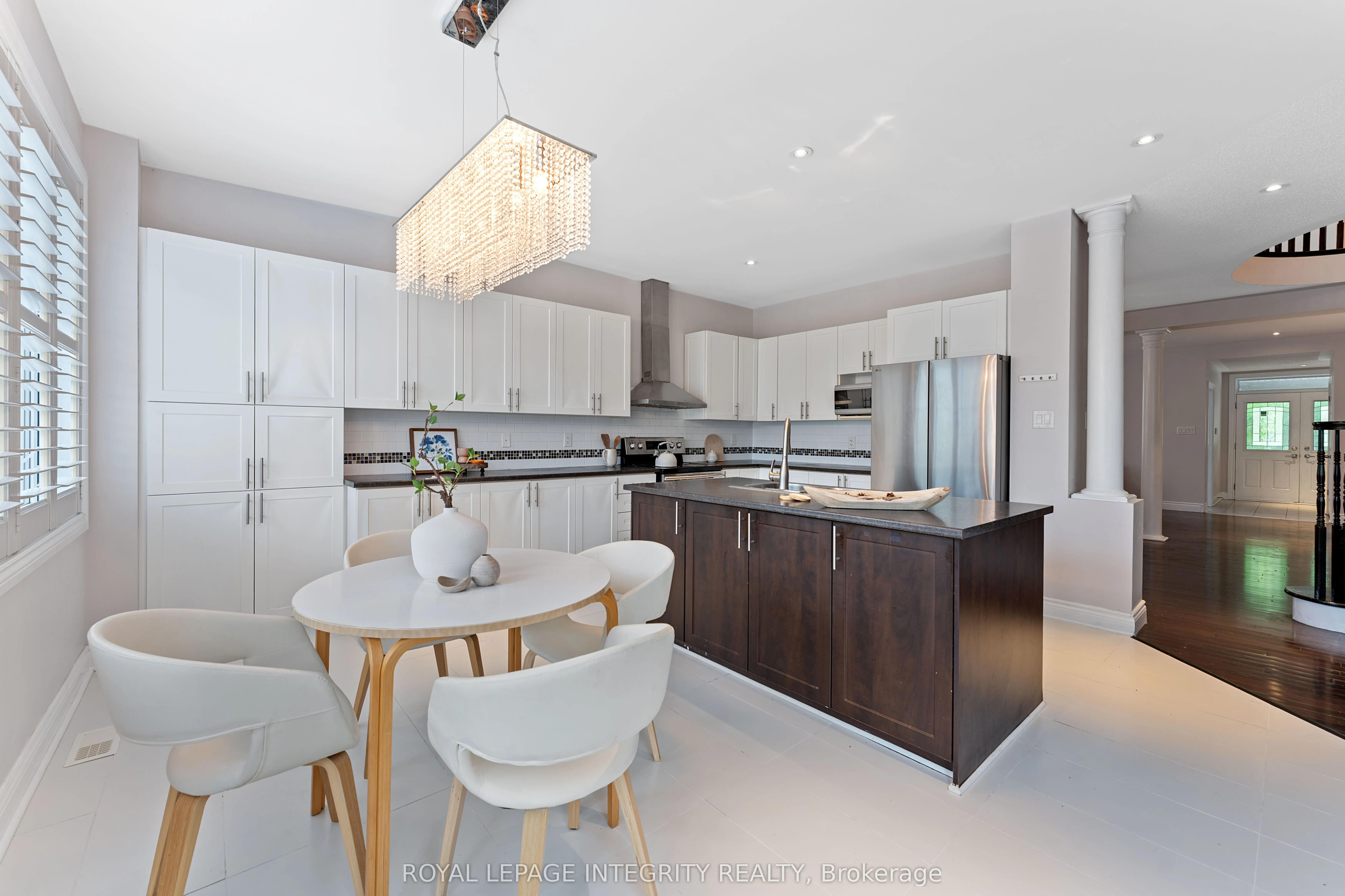 357 Langrell Crescent