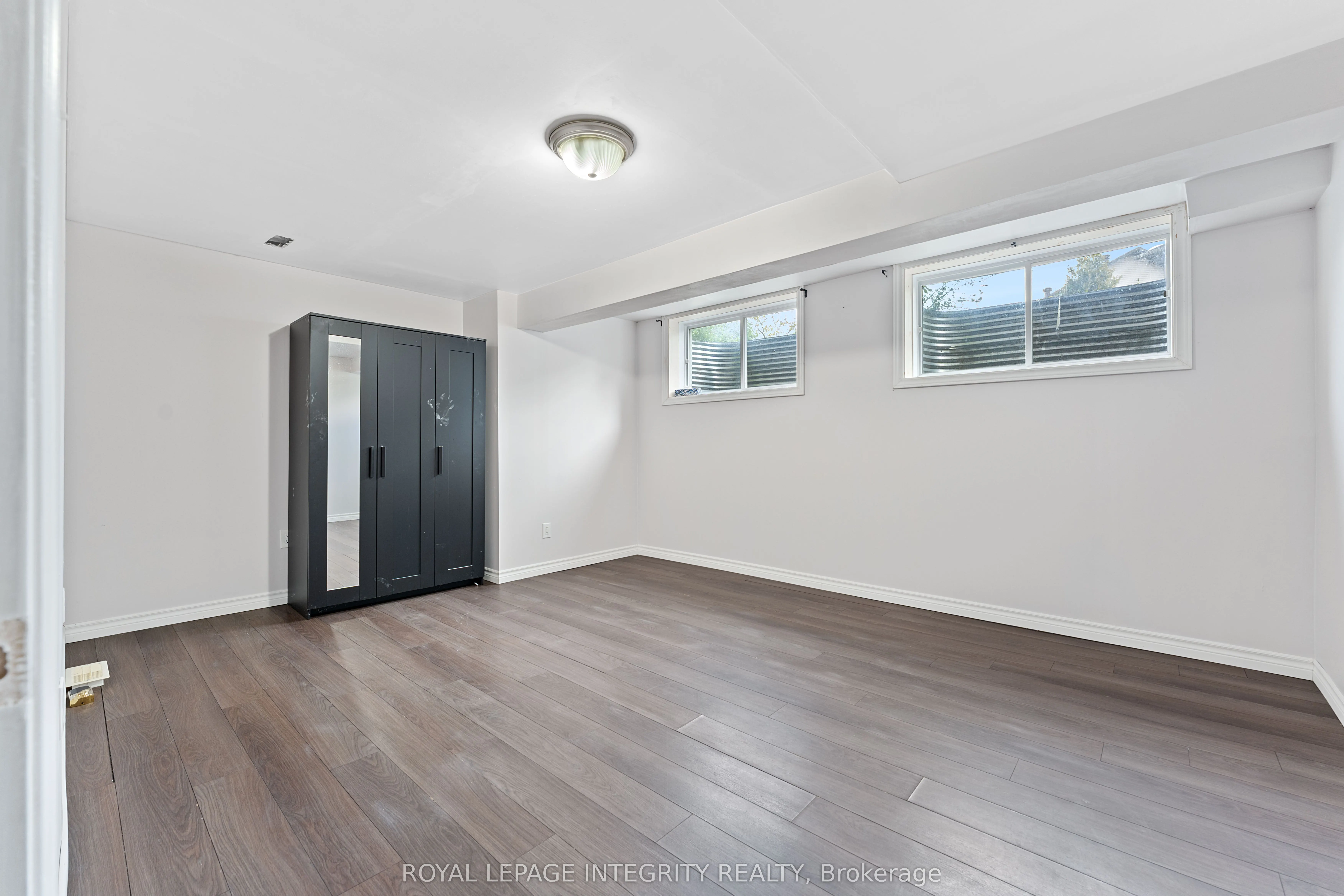 357 Langrell Crescent