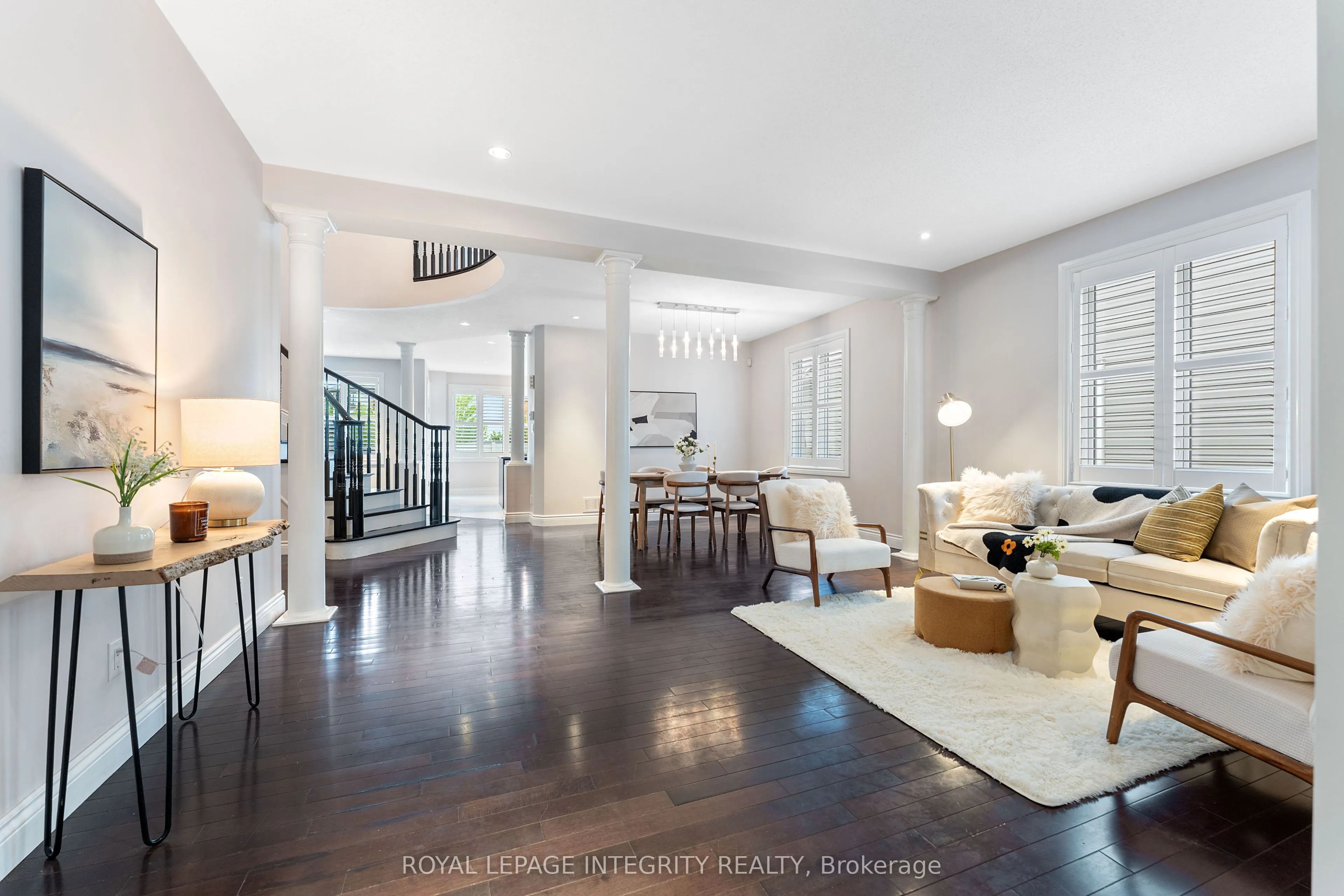 357 Langrell Crescent