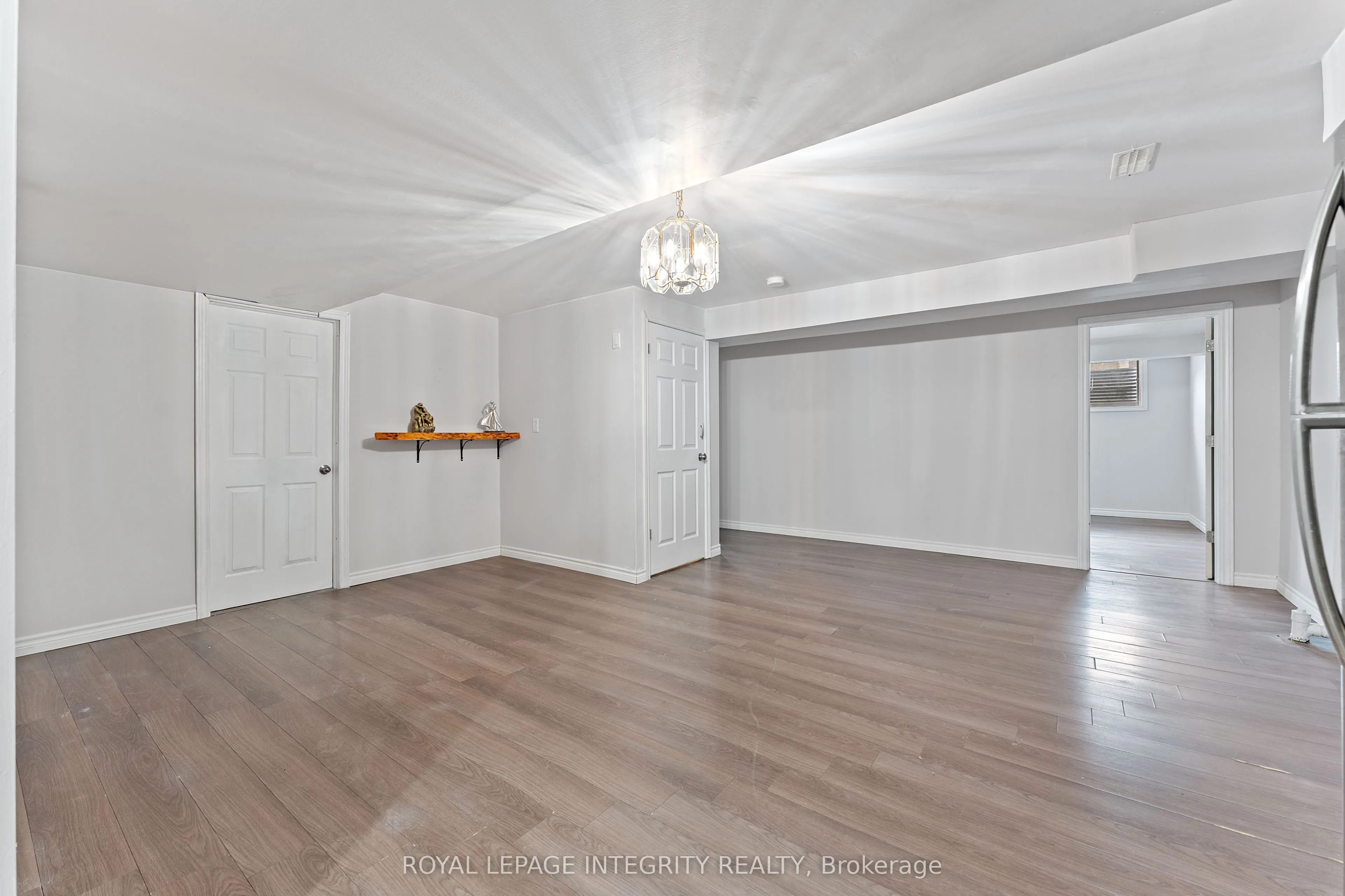 357 Langrell Crescent
