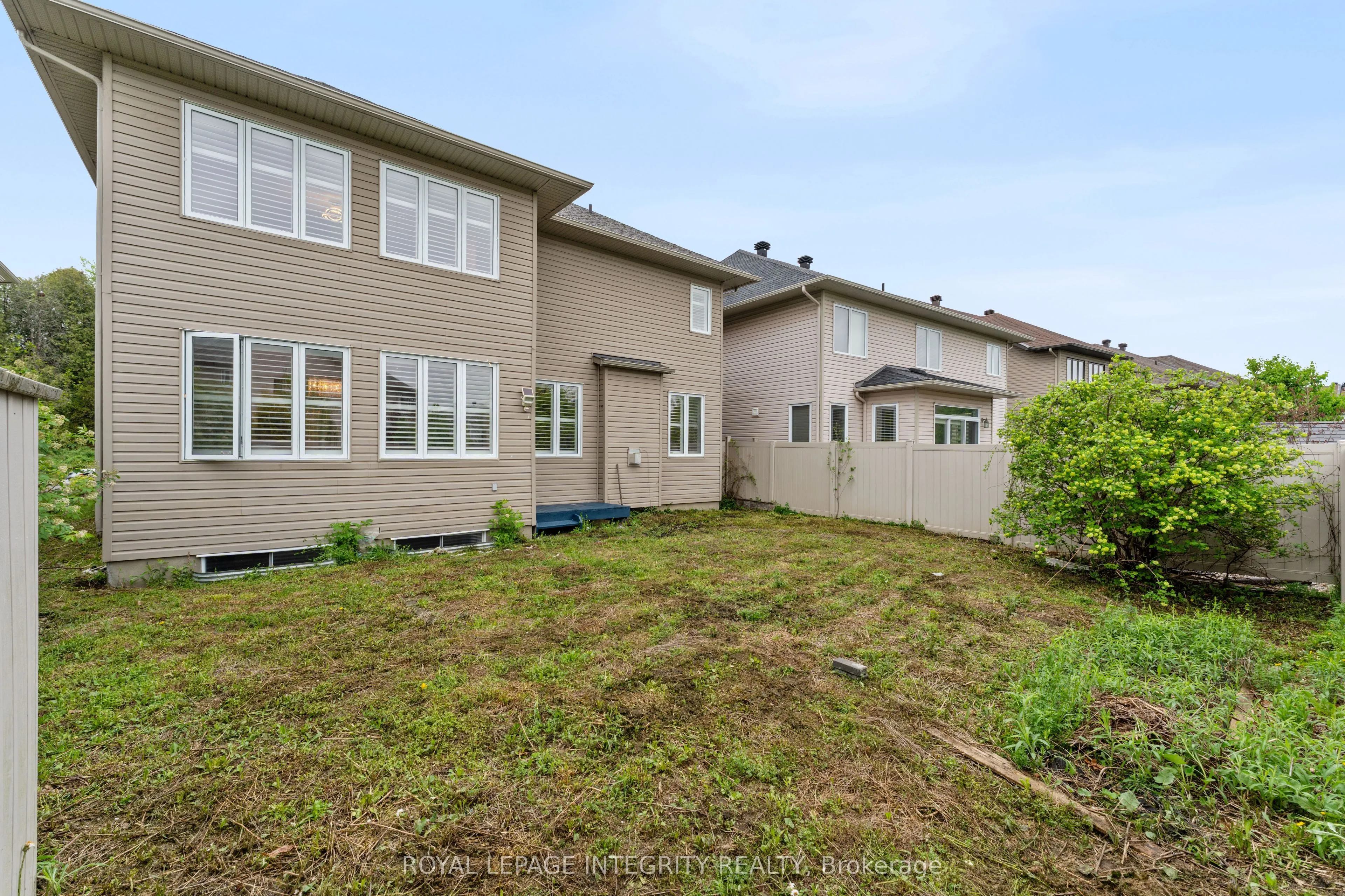 357 Langrell Crescent