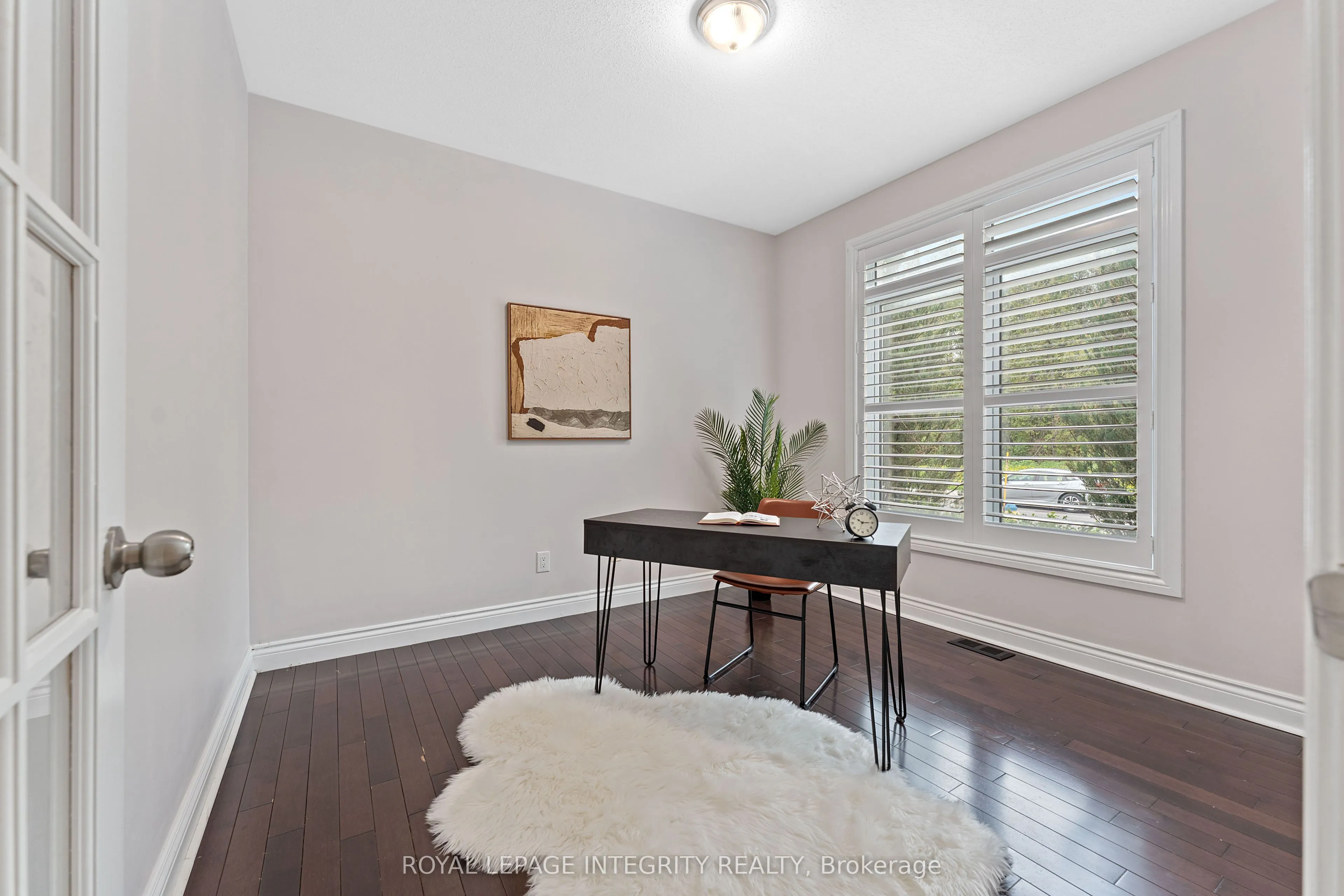 357 Langrell Crescent