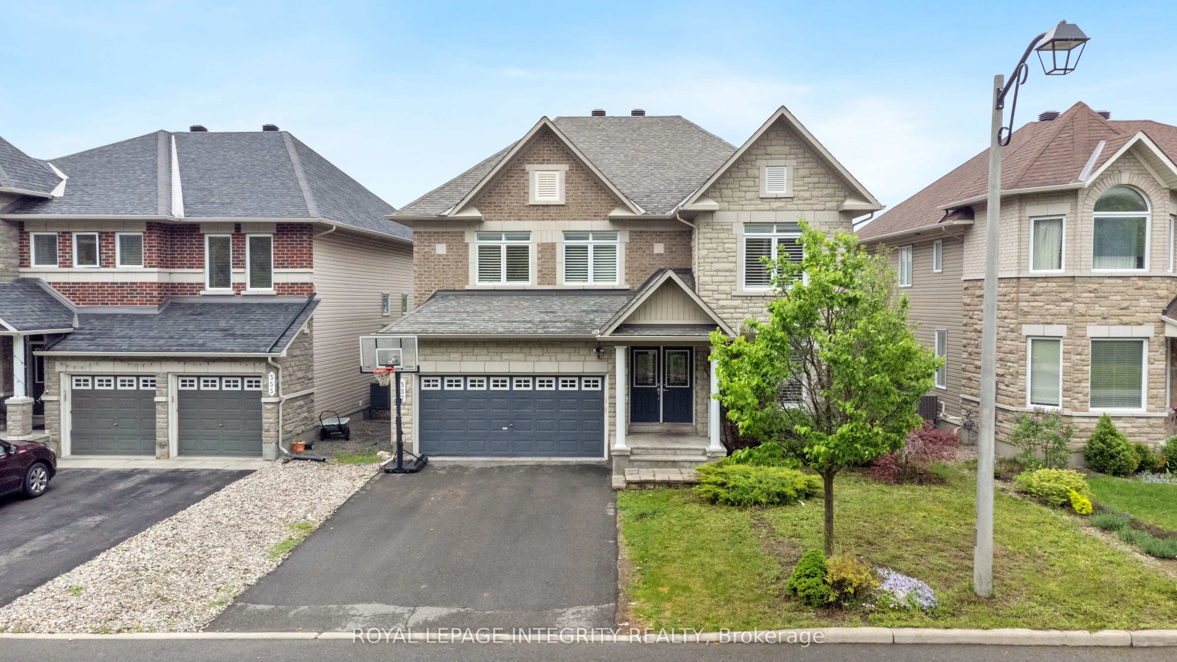 357 Langrell Crescent