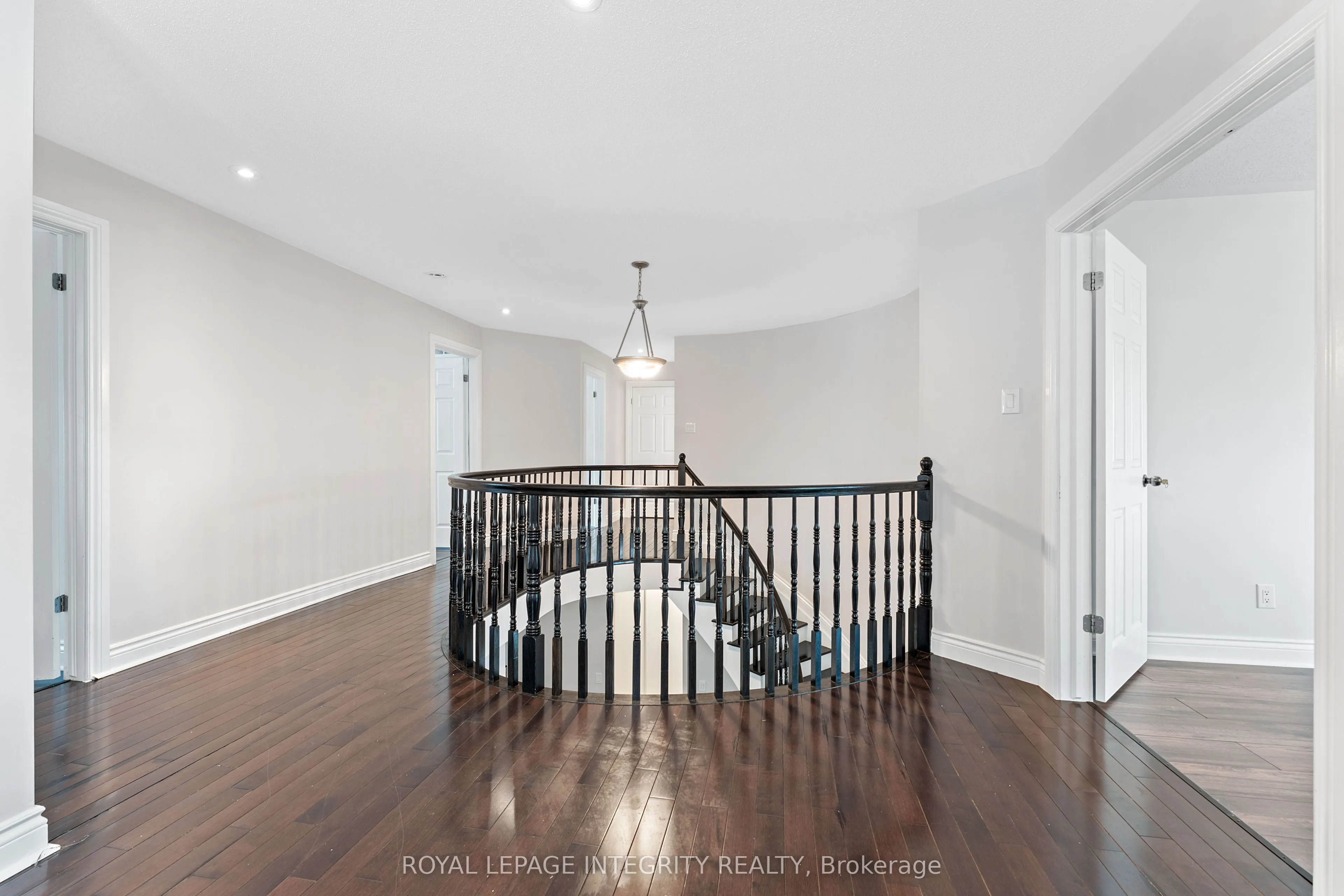357 Langrell Crescent