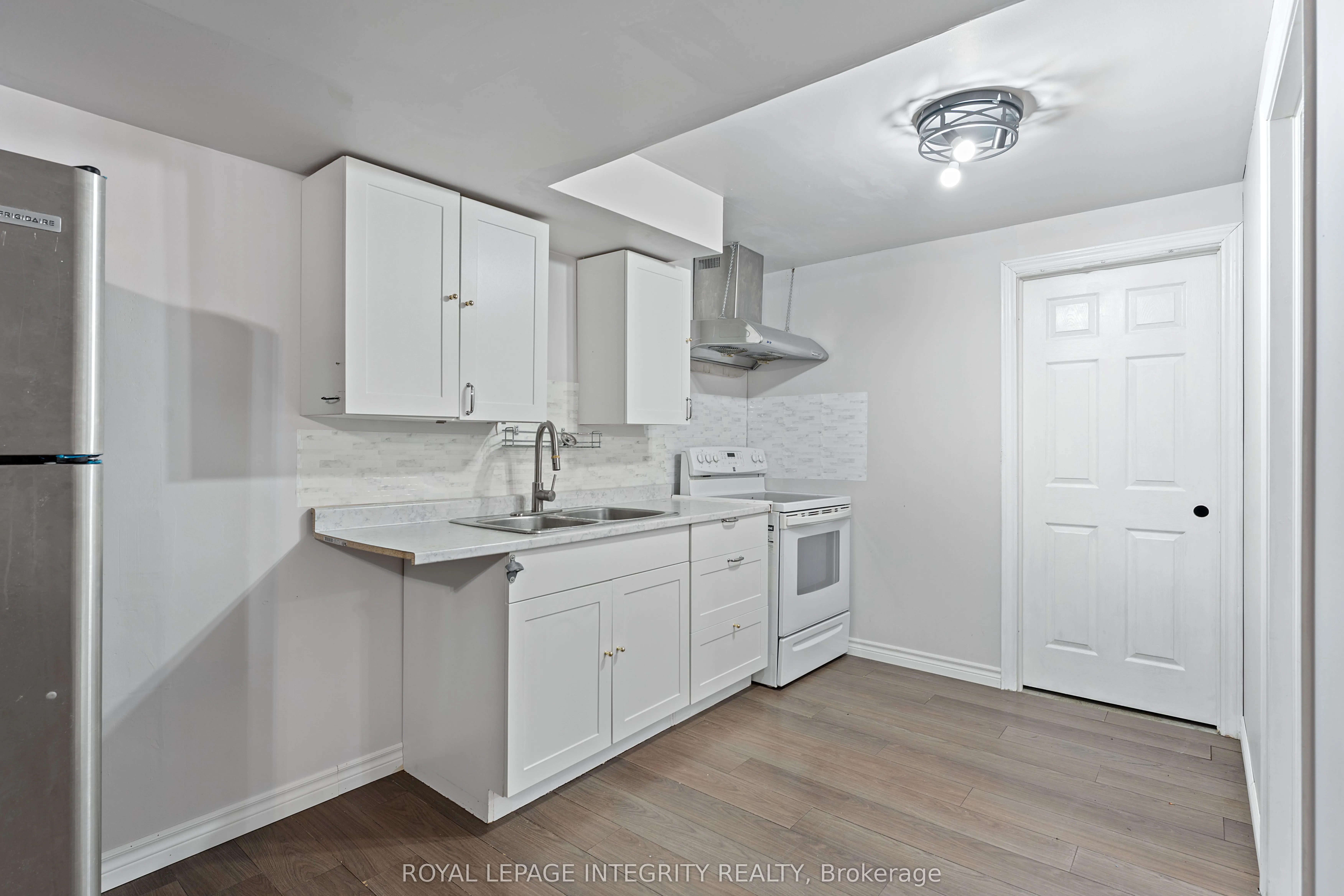 357 Langrell Crescent