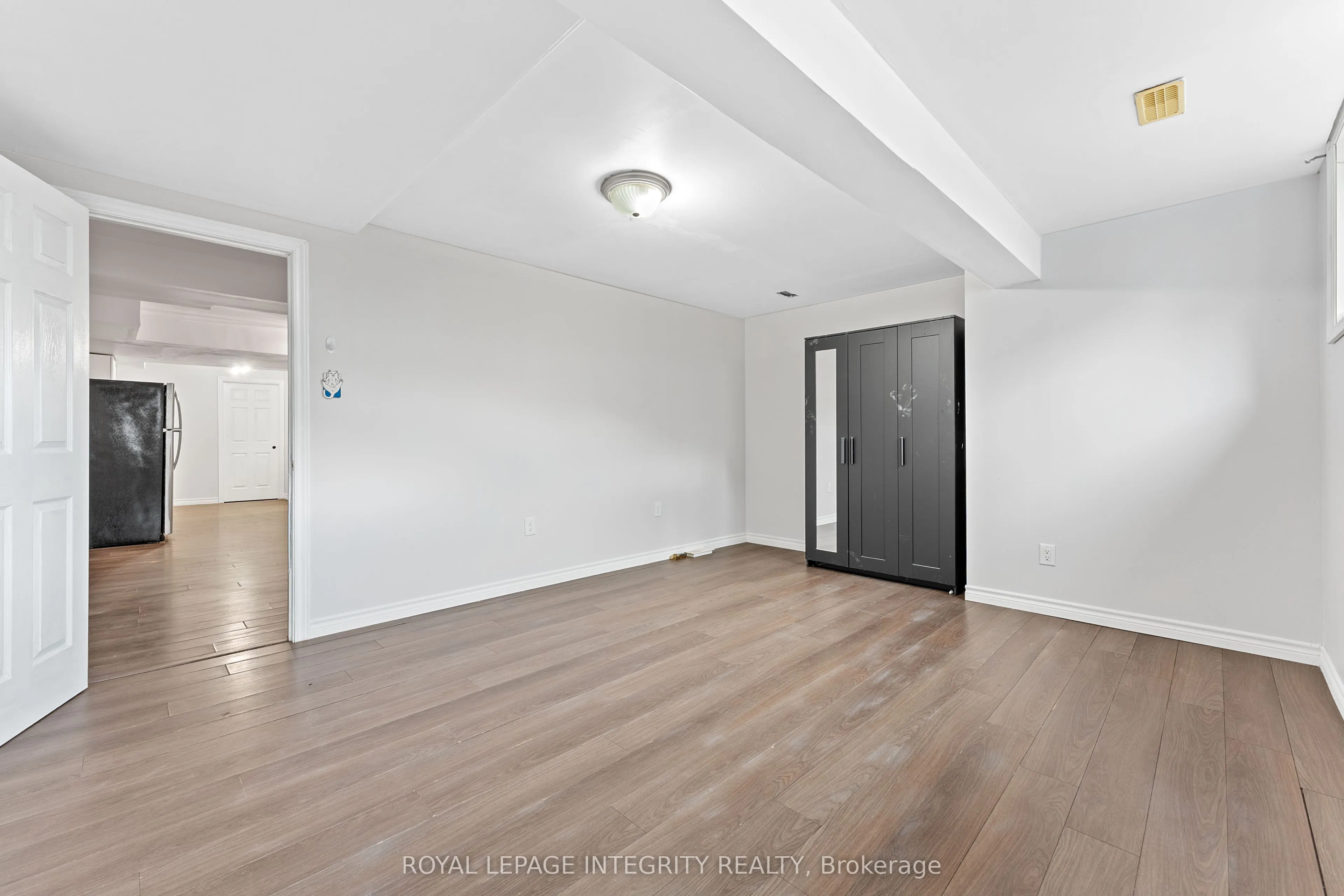 357 Langrell Crescent