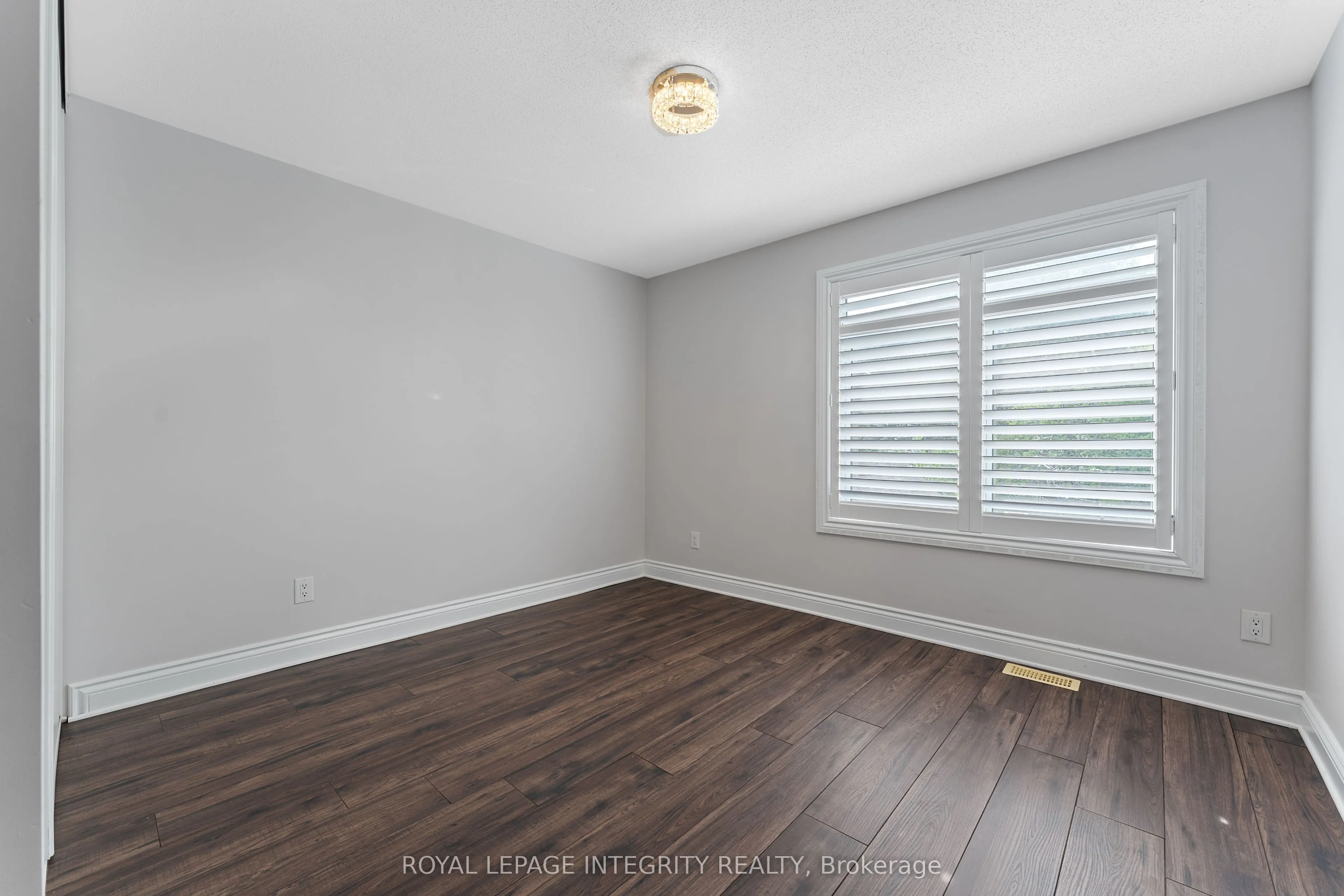 357 Langrell Crescent