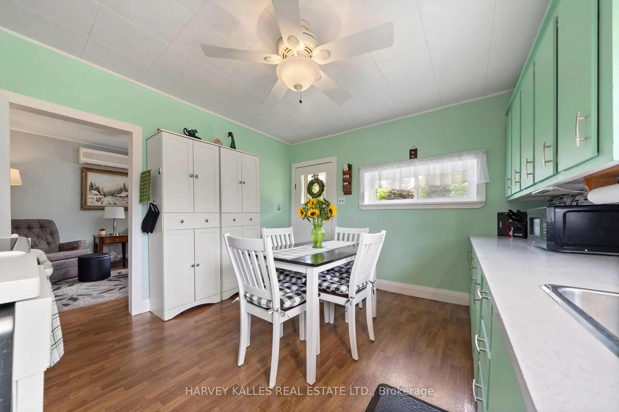 13997 Loyalist Parkway