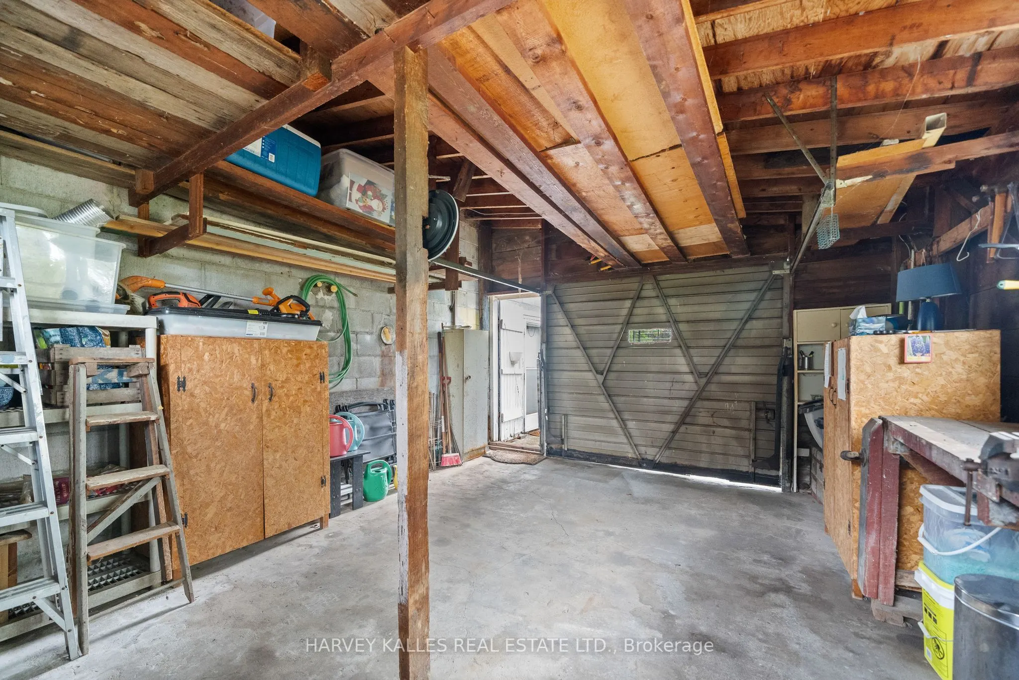 13997 Loyalist Parkway