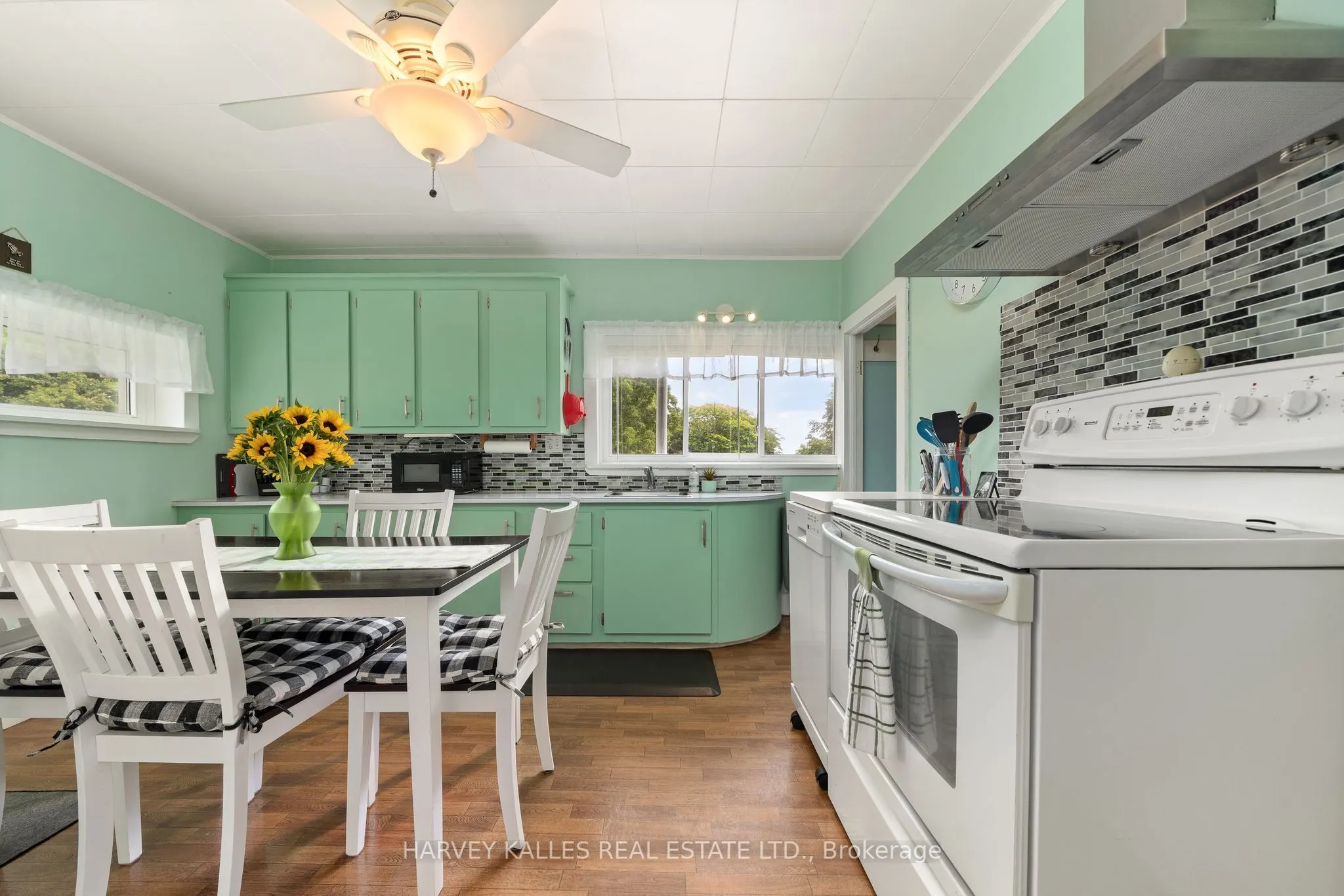 13997 Loyalist Parkway