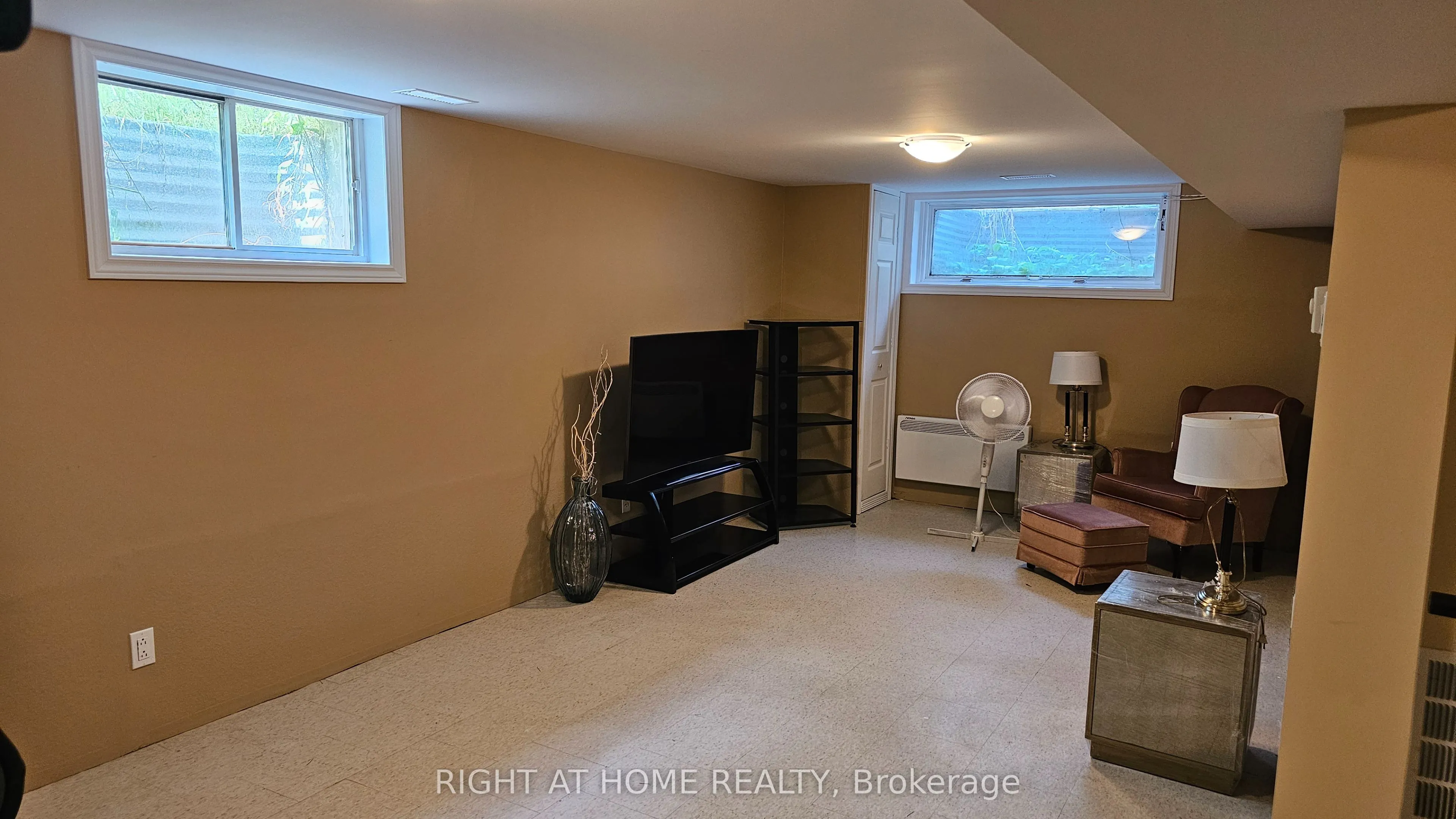 57 Walnut Street W
