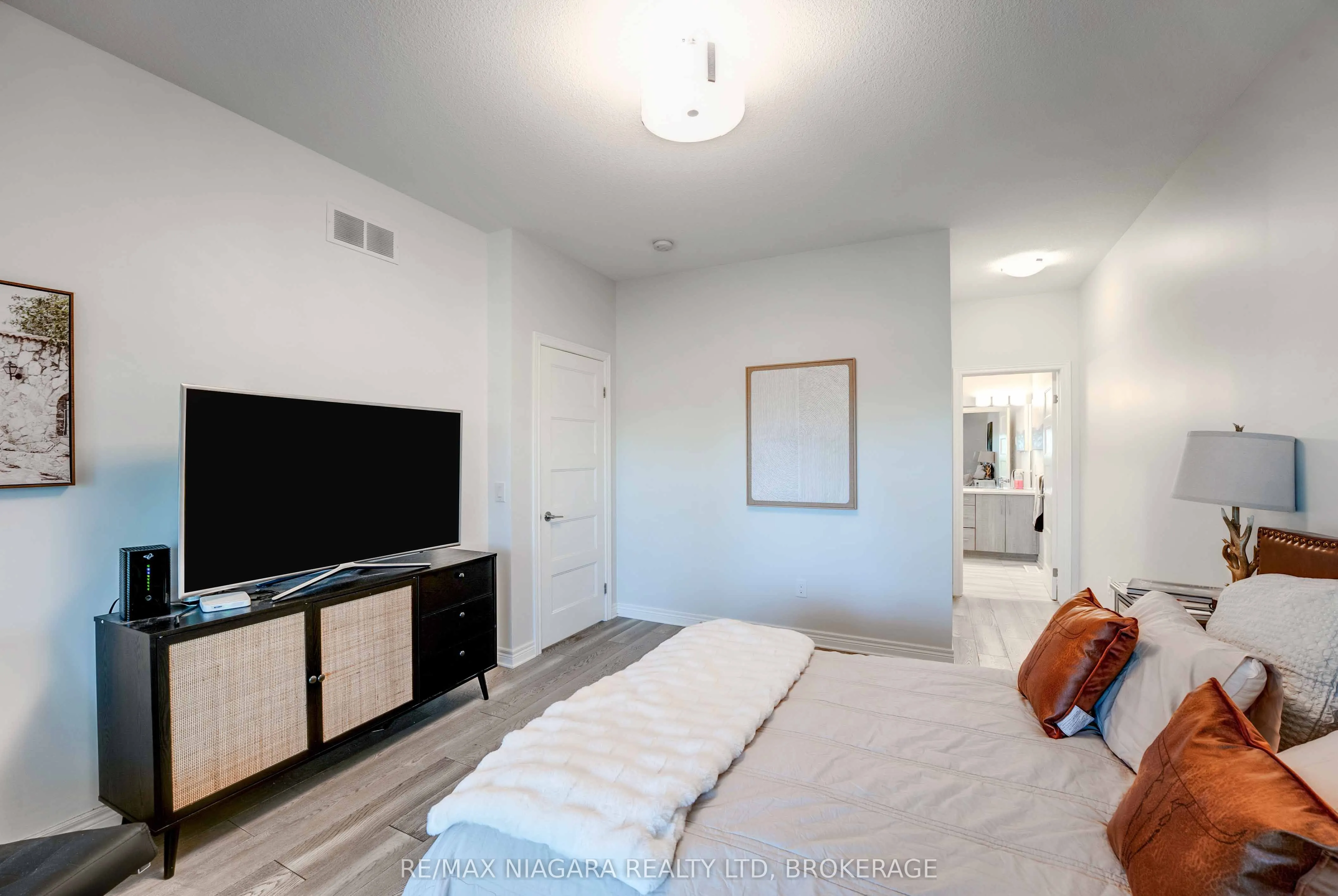 7276 Optimist Lane, #11