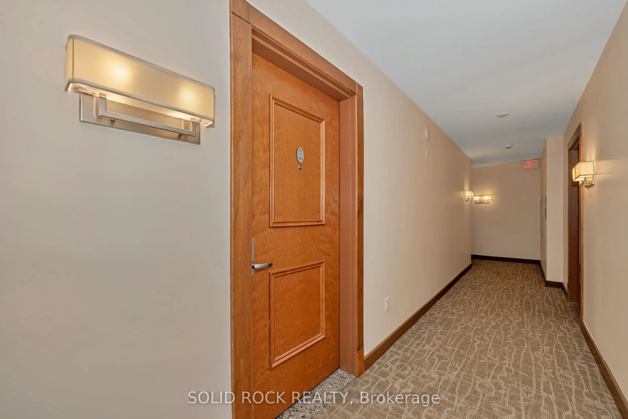 195 Besserer N, #306