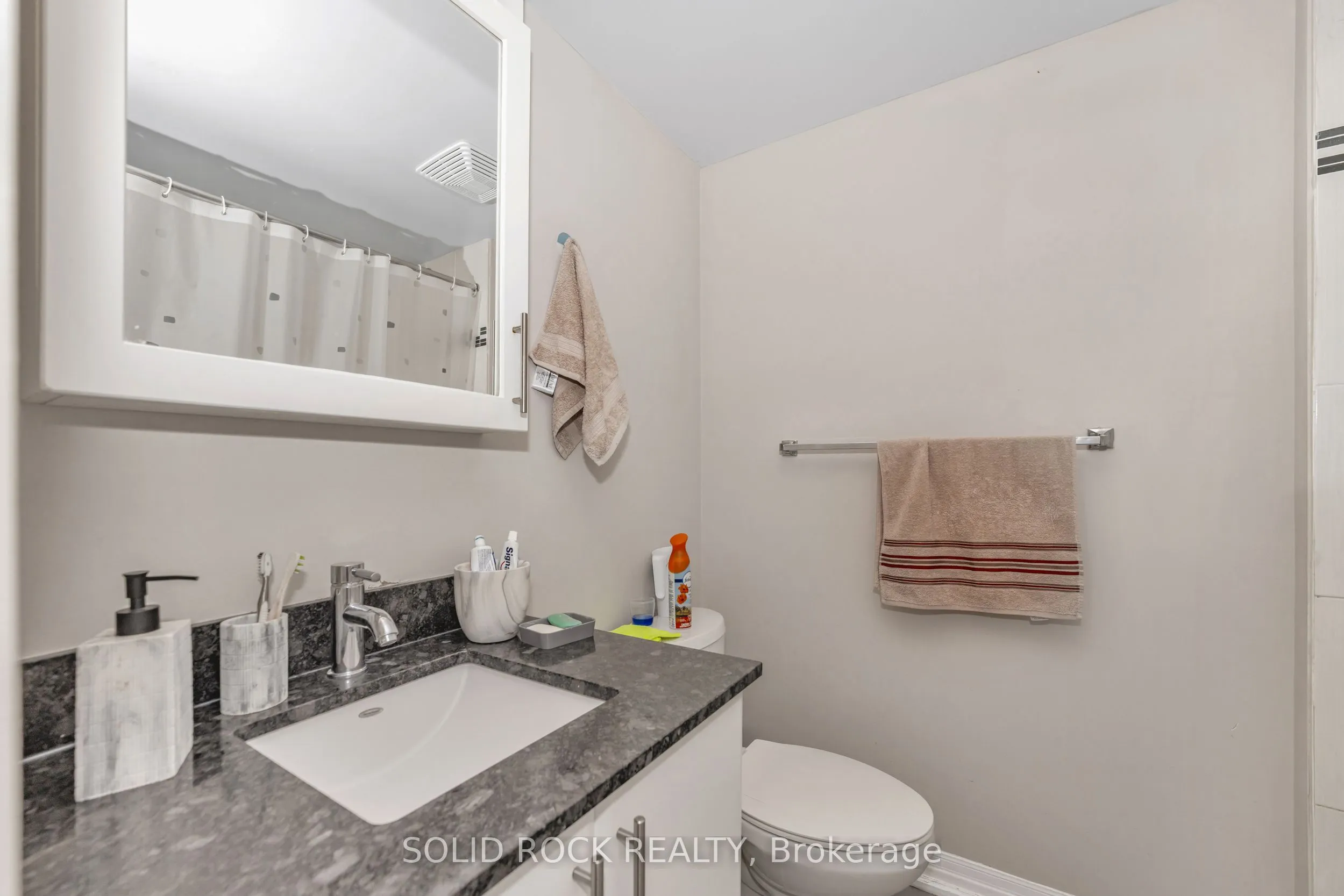 195 Besserer N, #306