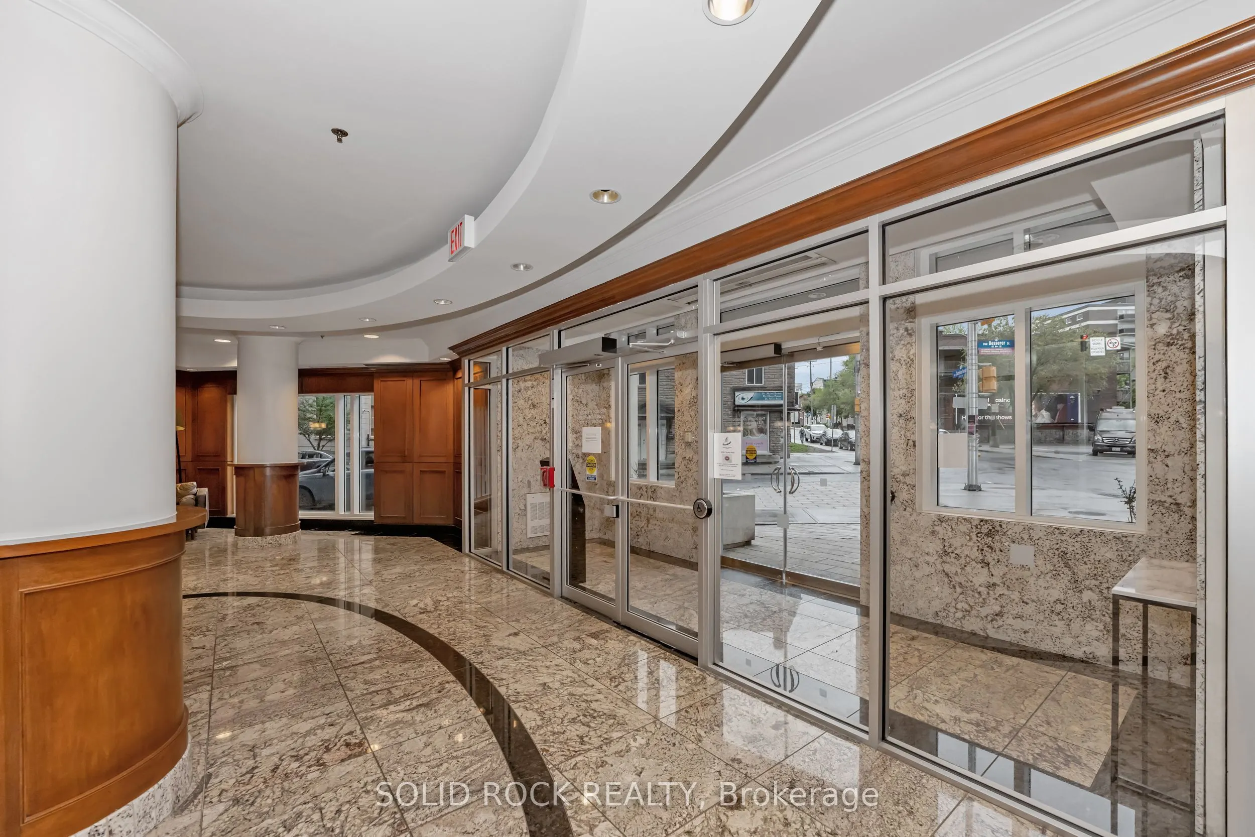 195 Besserer N, #306