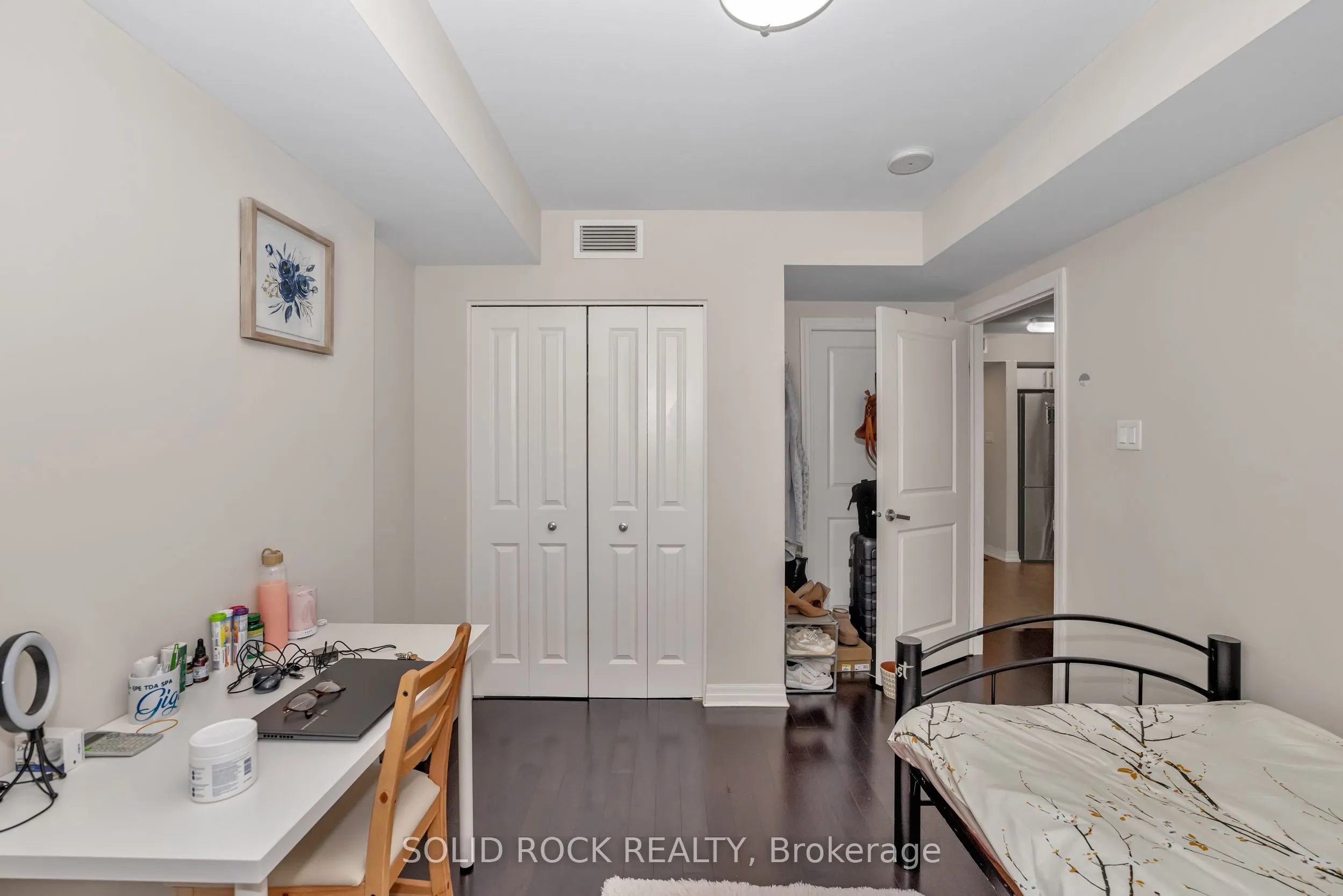 195 Besserer N, #306