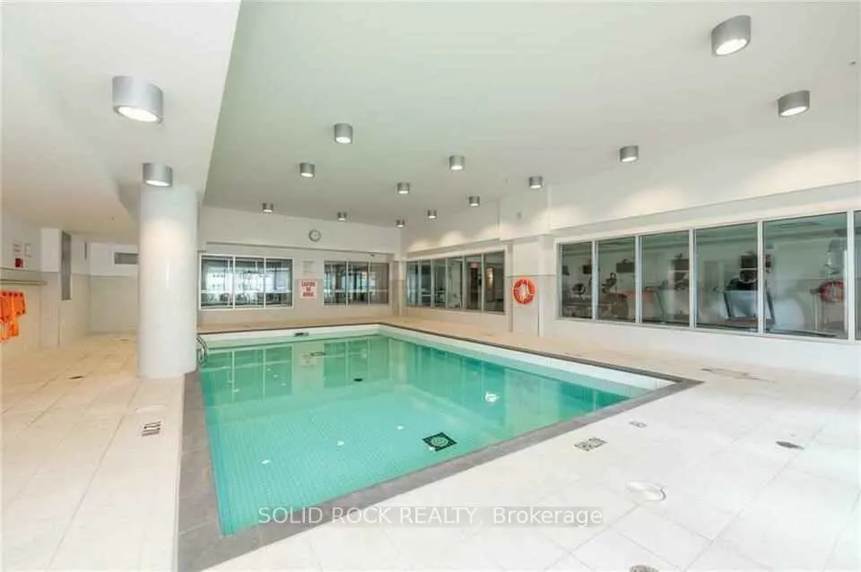 195 Besserer N, #306