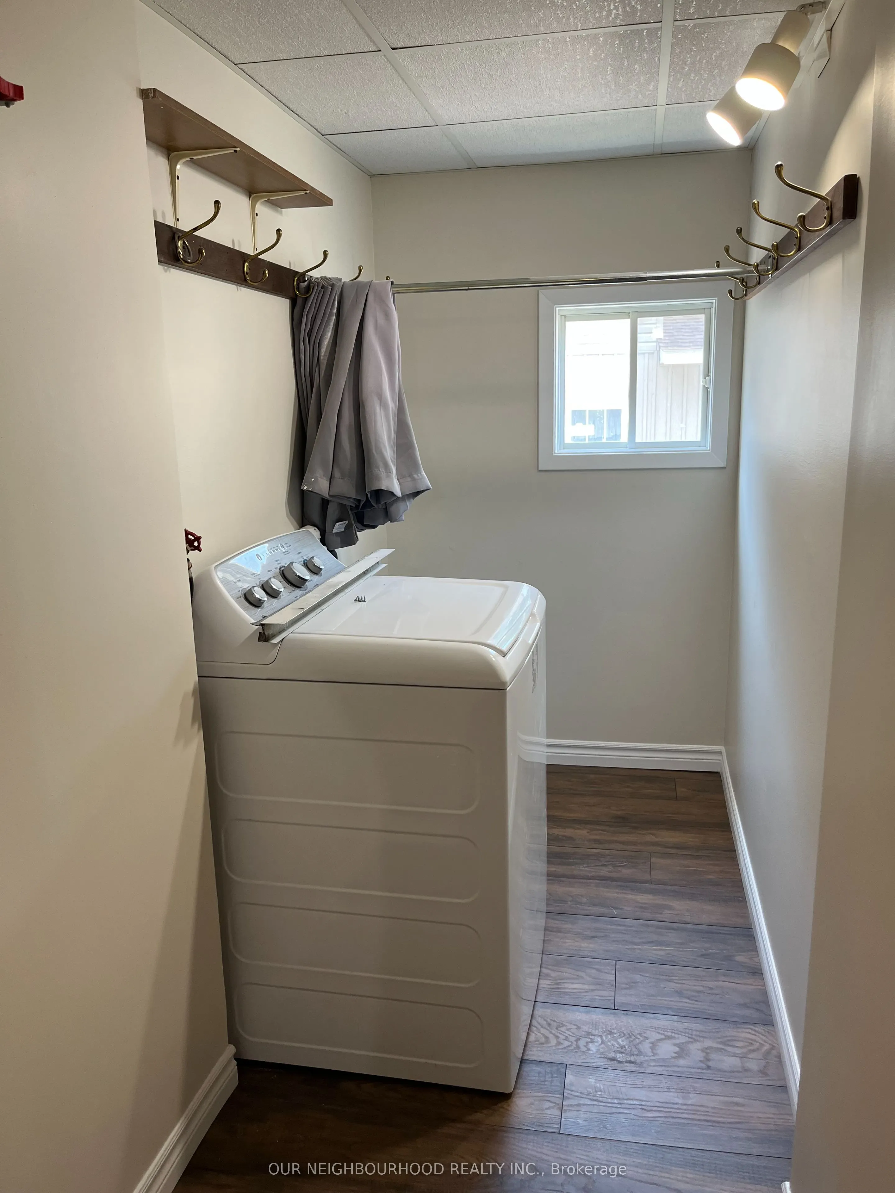 72 Lakeshore Road
