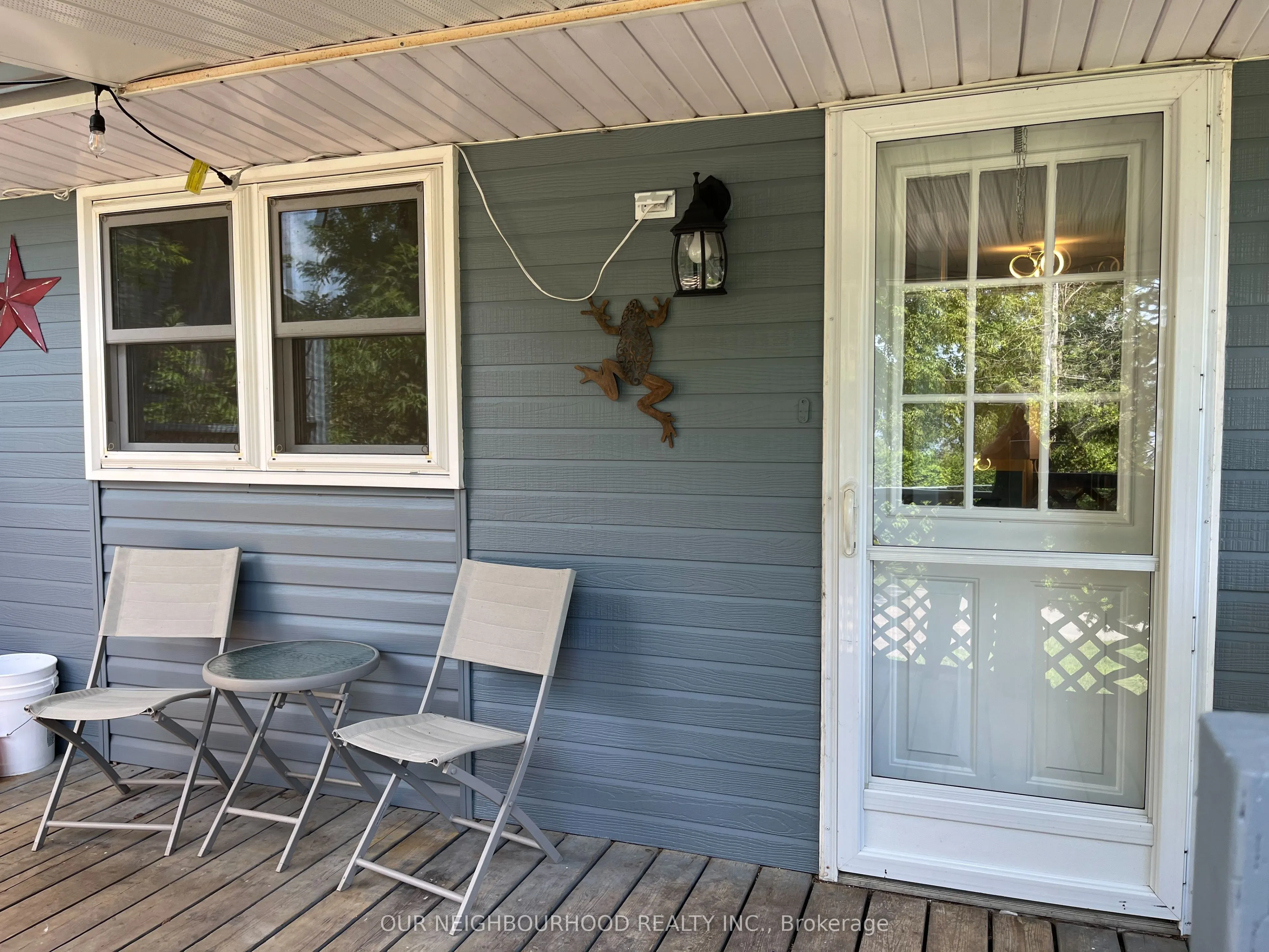 72 Lakeshore Road