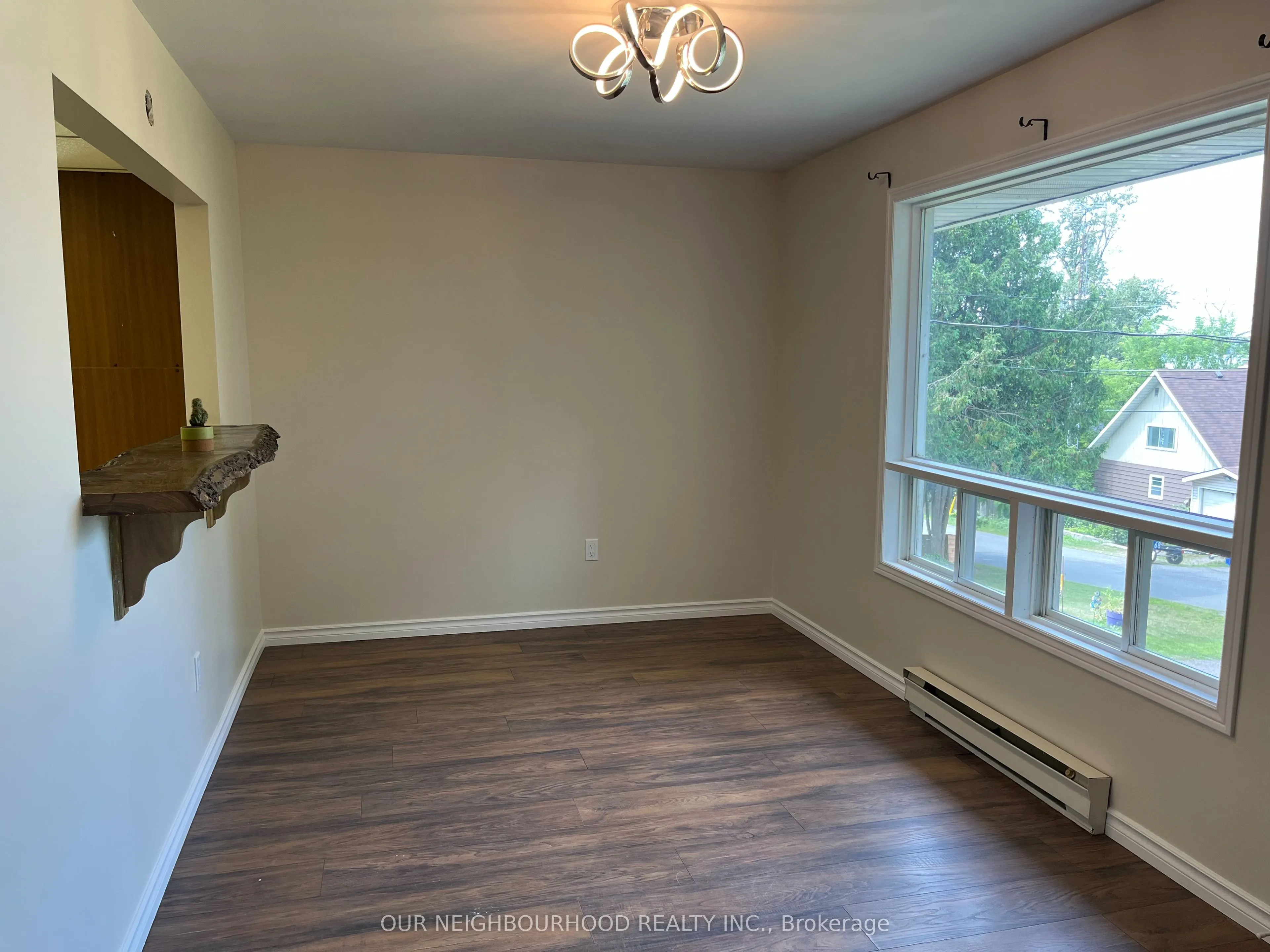 72 Lakeshore Road