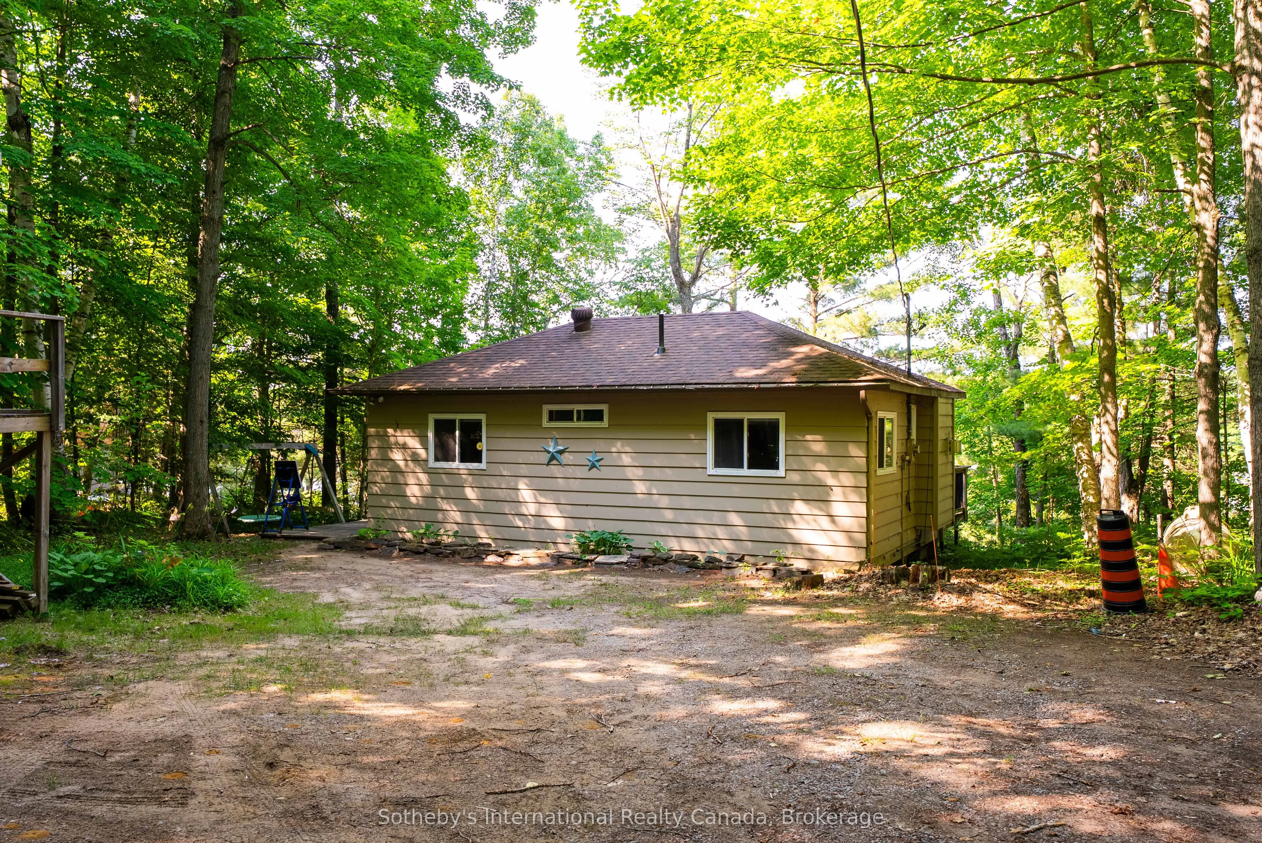 1022 Summit Road
