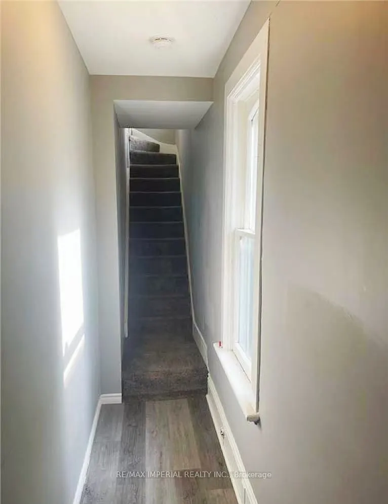 28 Mary Street, #2 (Upper)