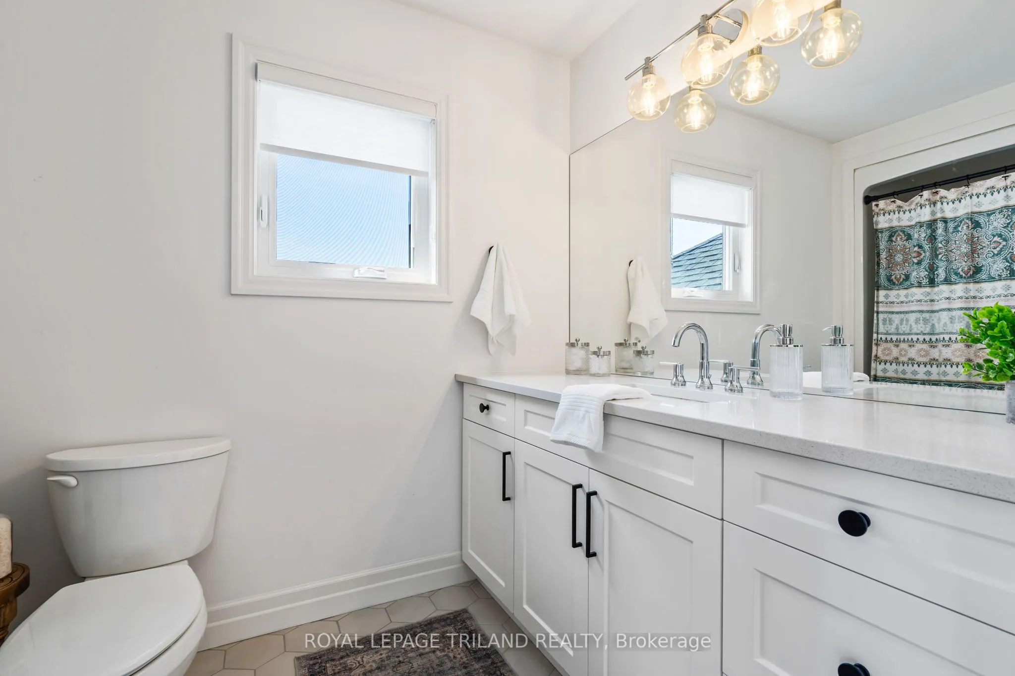 28 Hazelwood Passage