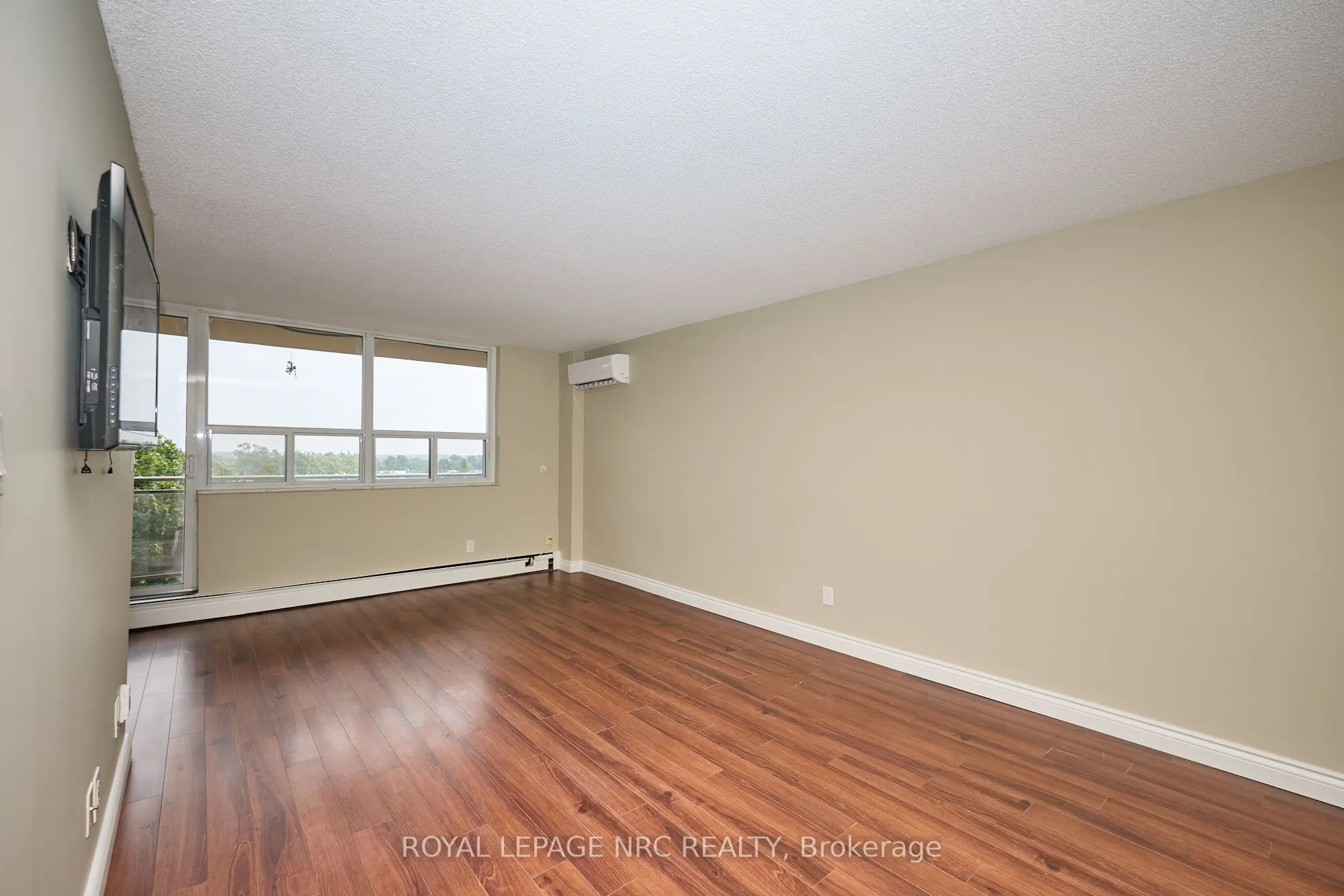 6400 HUGGINS Street, #607