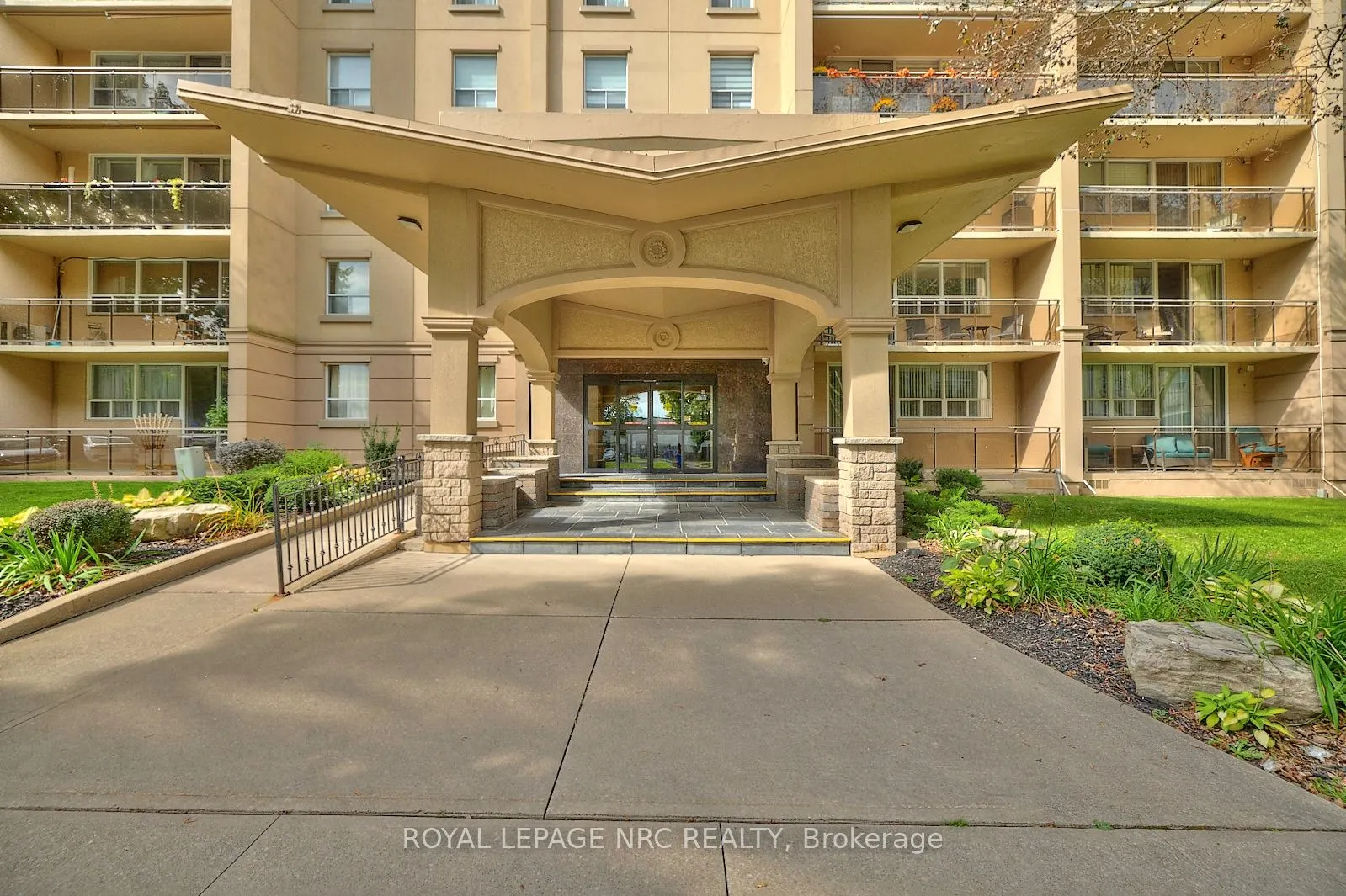 6400 HUGGINS Street, #607