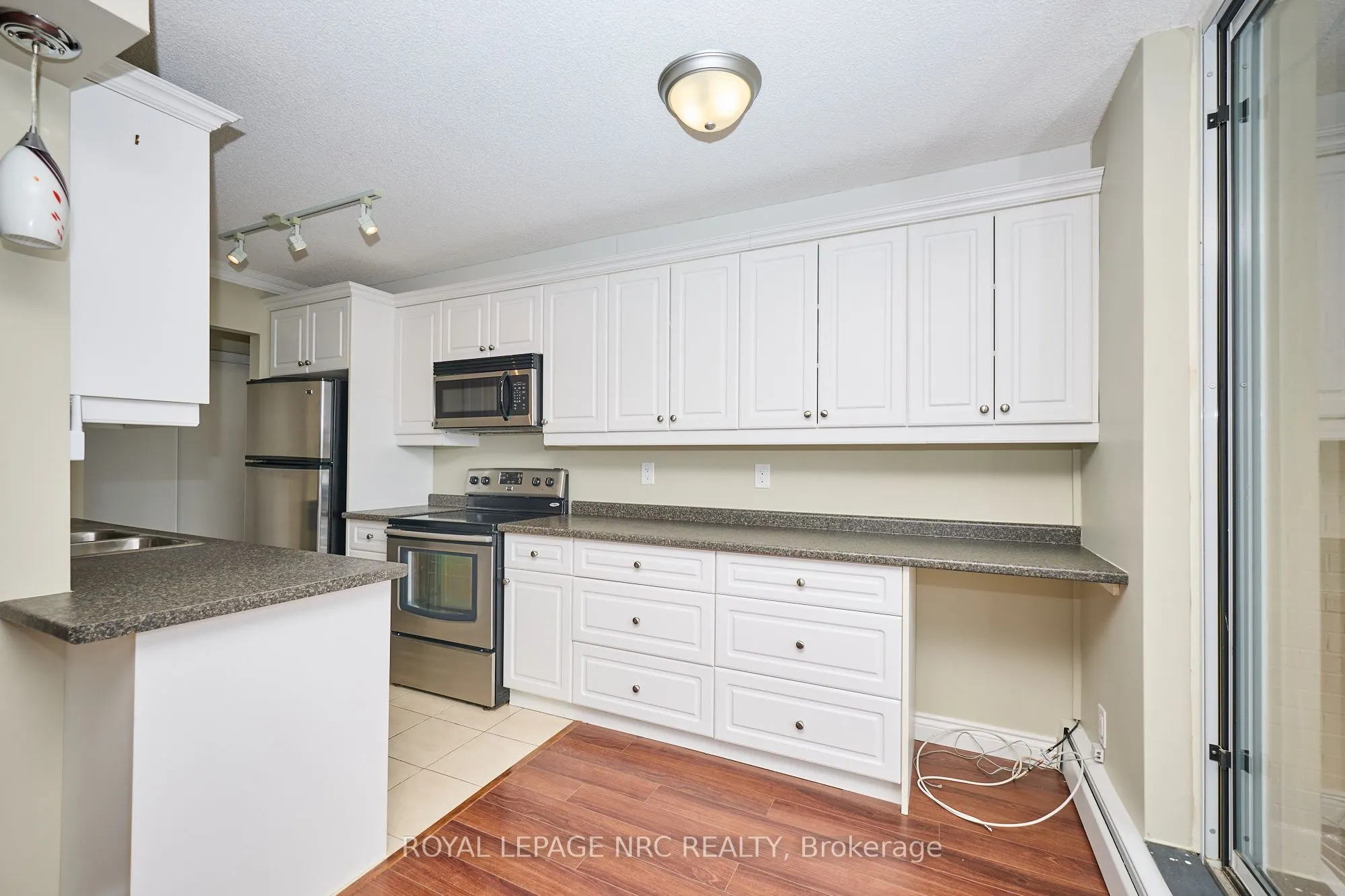 6400 HUGGINS Street, #607