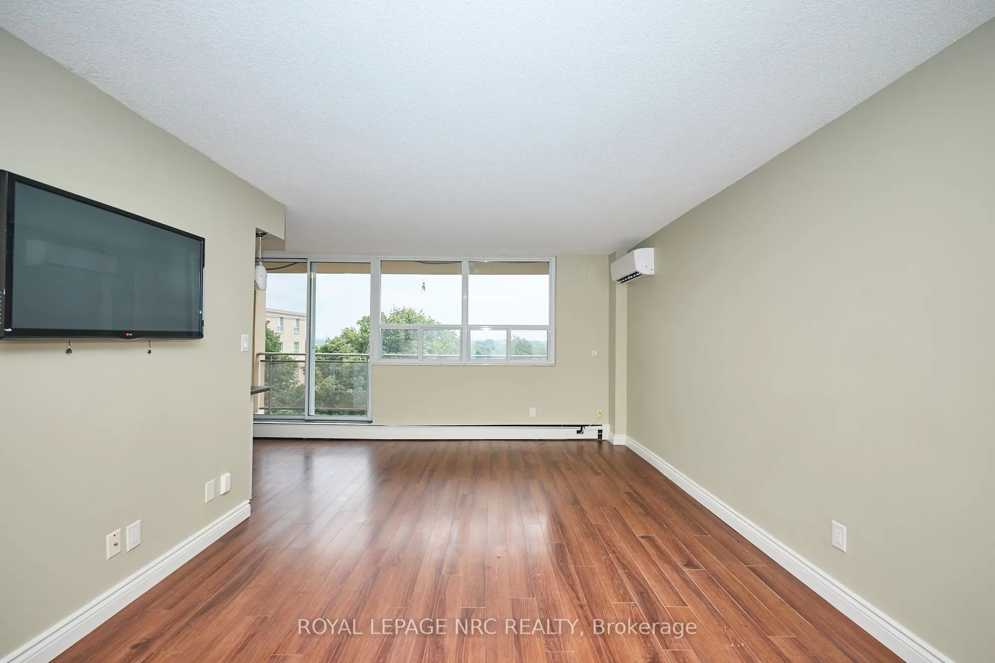 6400 HUGGINS Street, #607