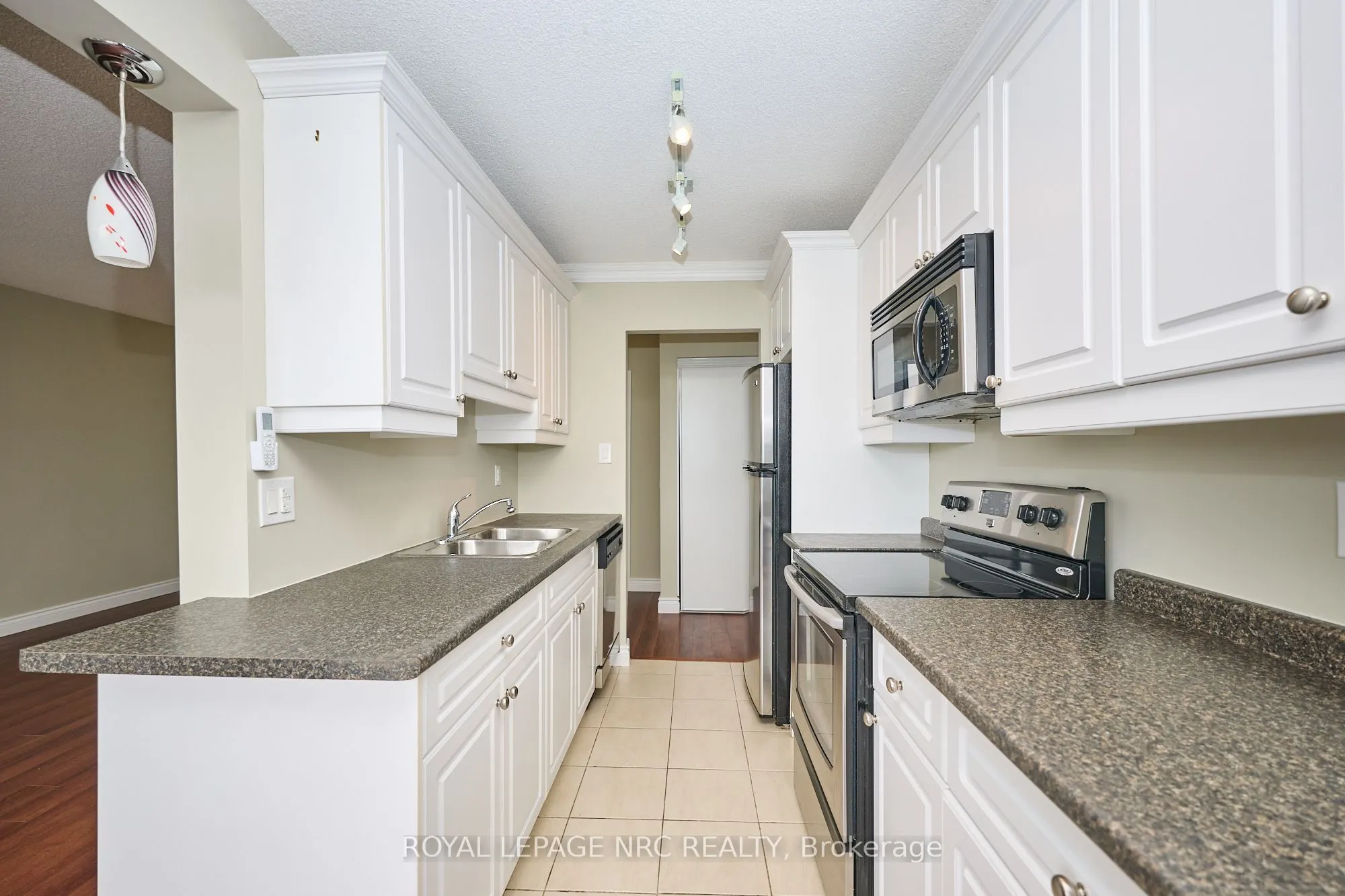 6400 HUGGINS Street, #607