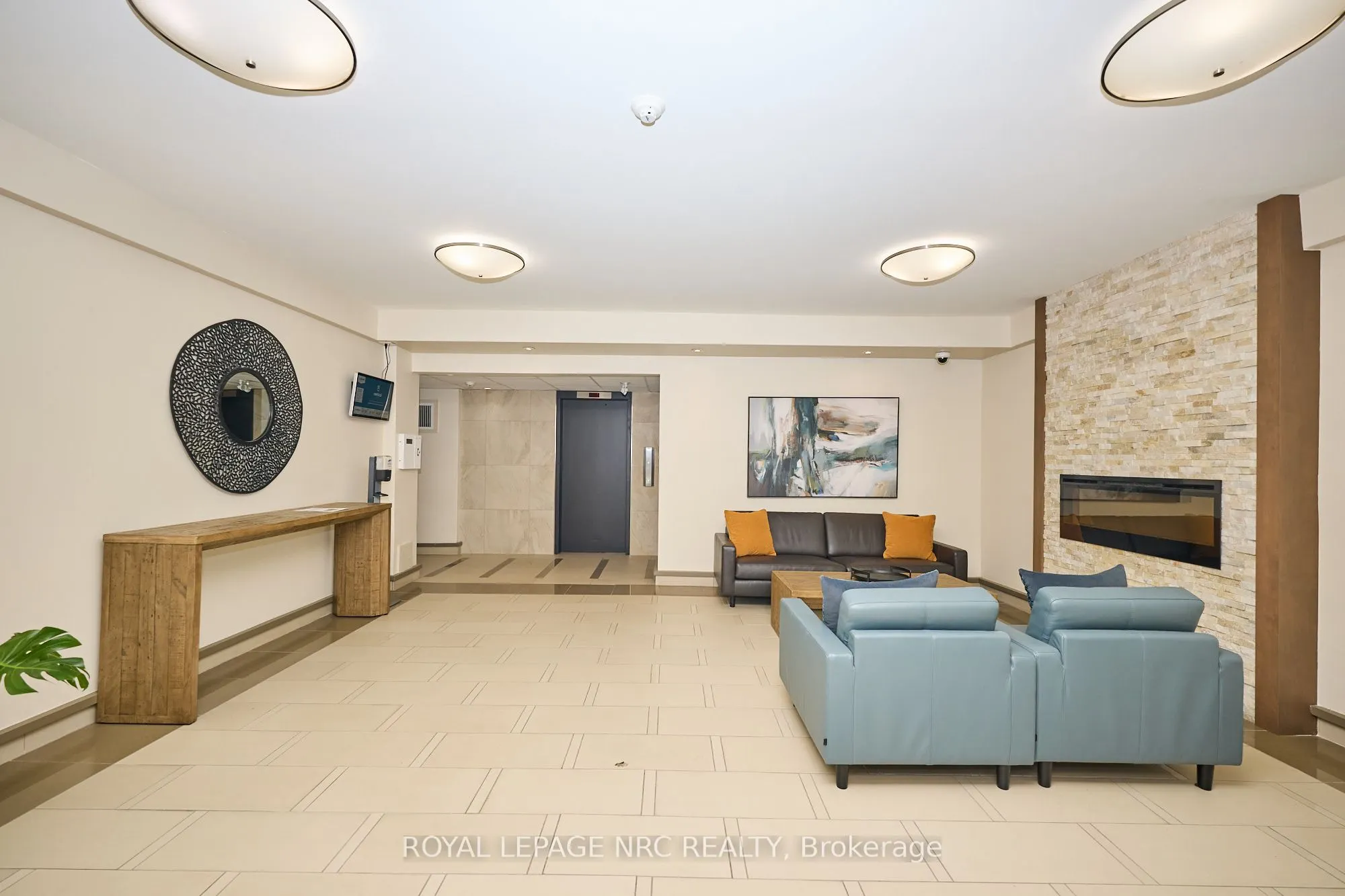 6400 HUGGINS Street, #607