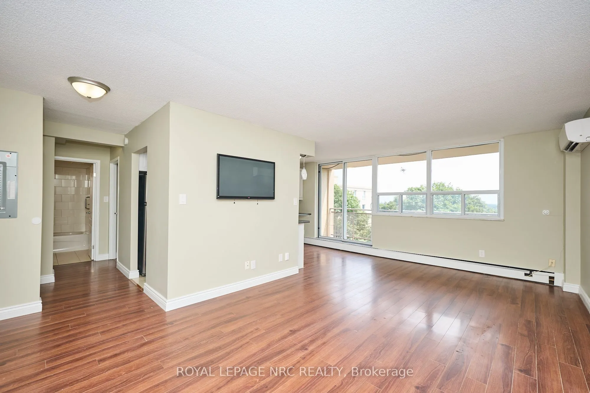 6400 HUGGINS Street, #607