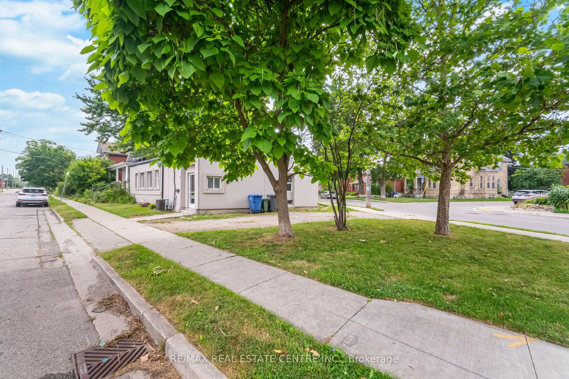 1 Ontario Street