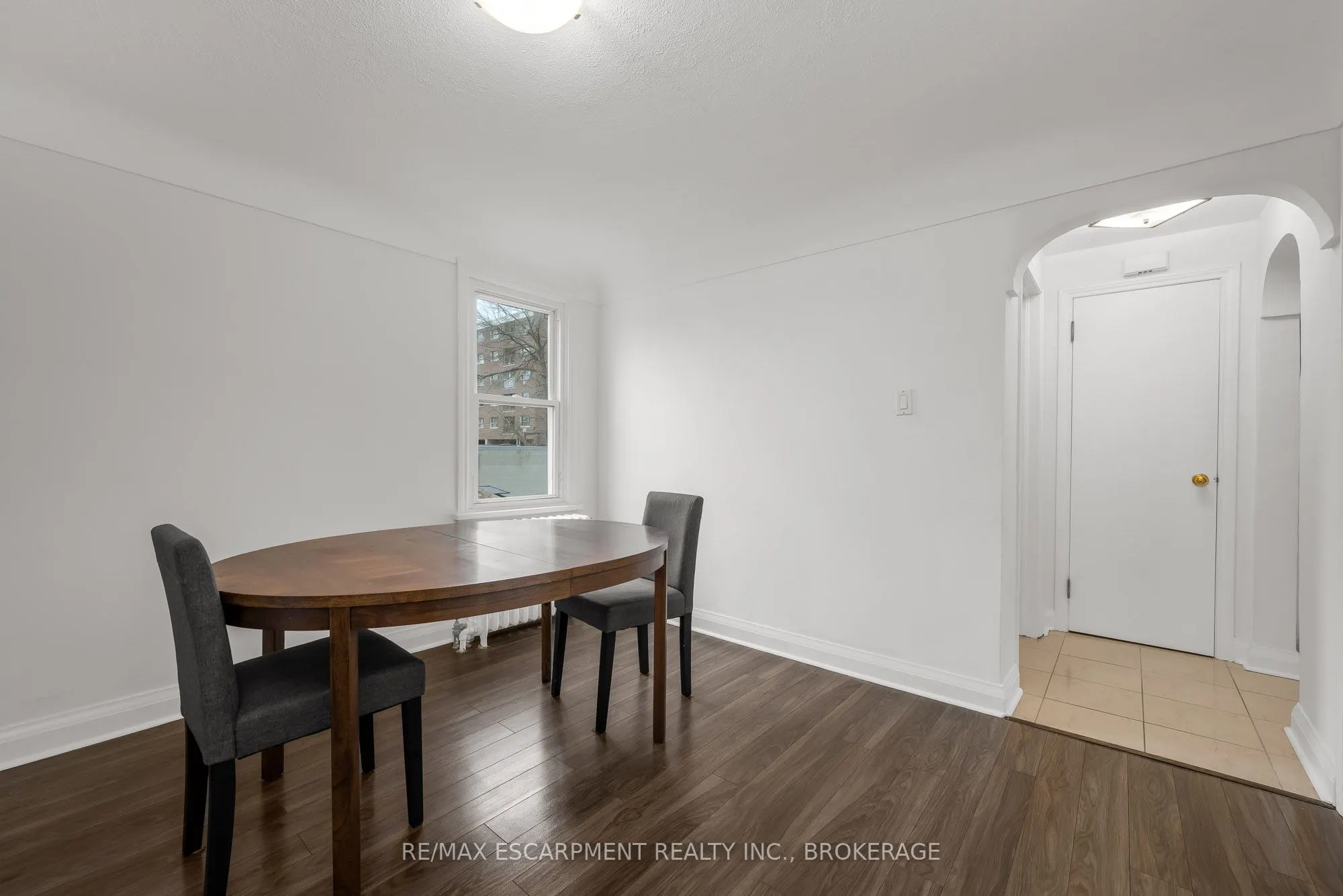 160 WELLAND Avenue, #Upper