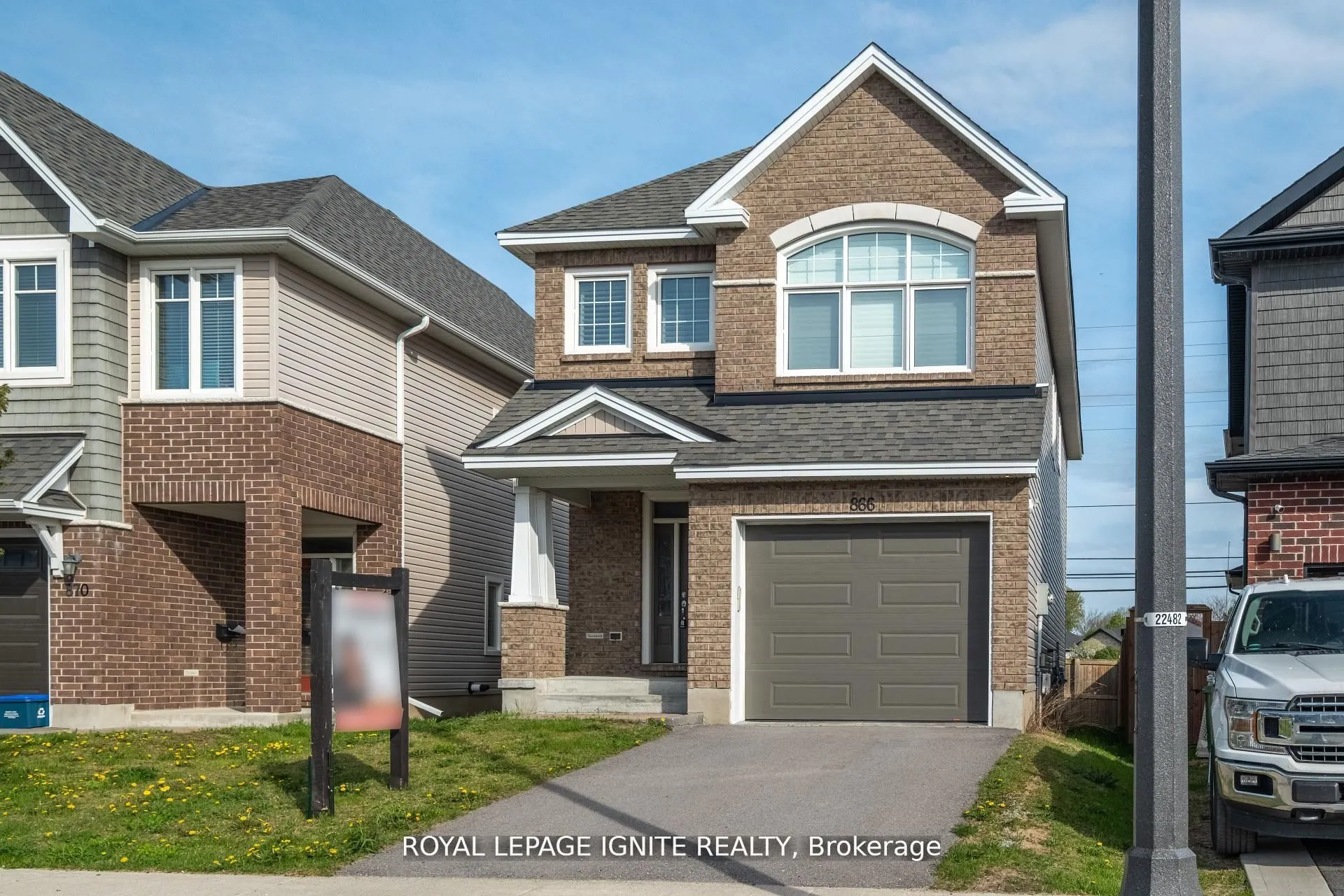 866 Riverview Way