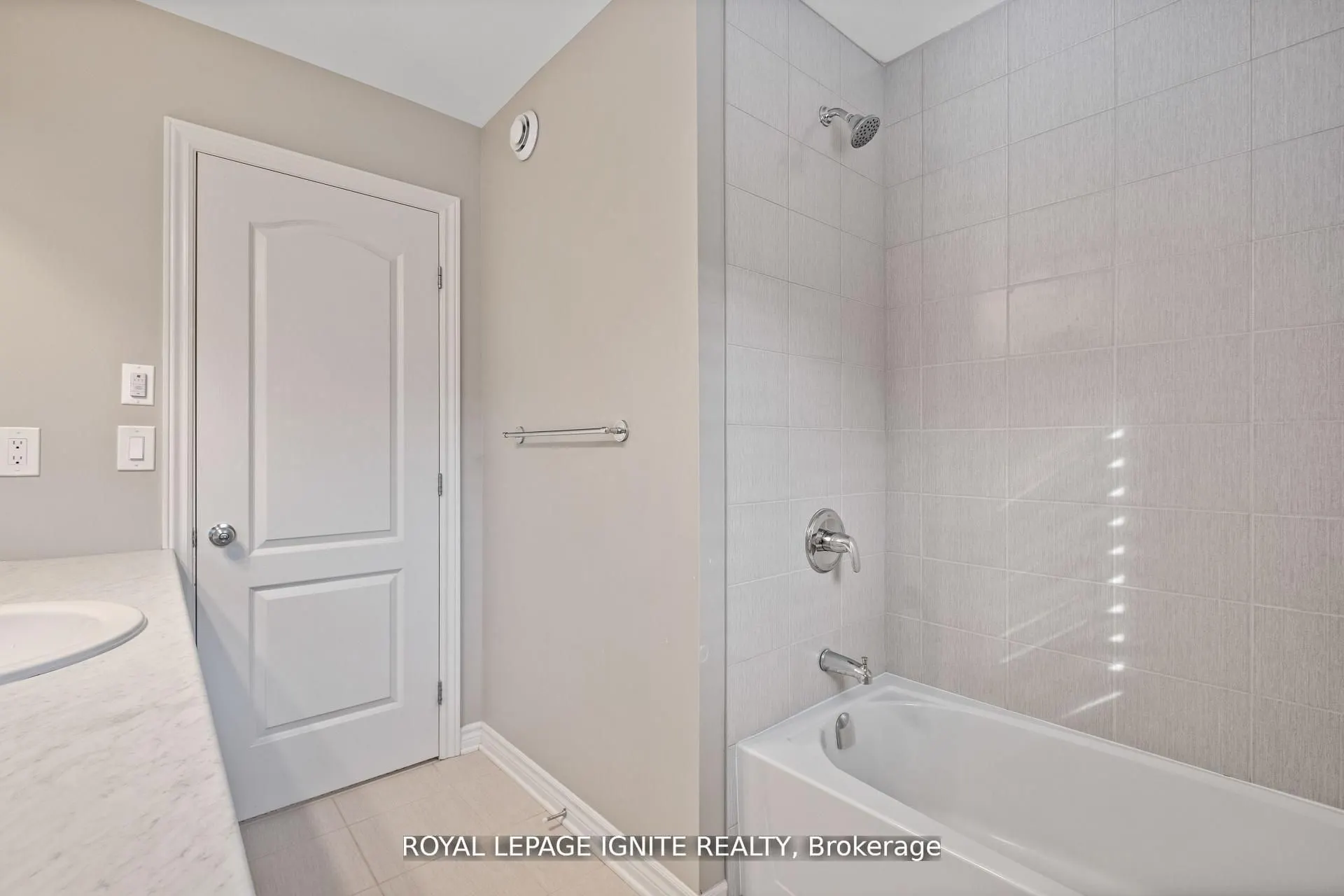 866 Riverview Way