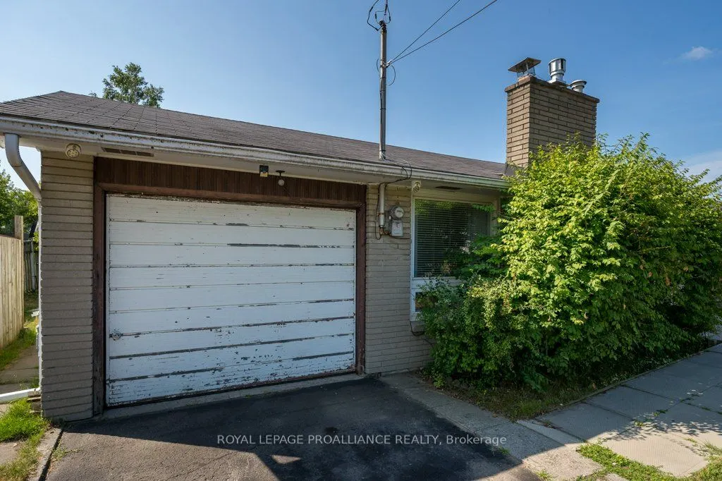 24 Quinte Road