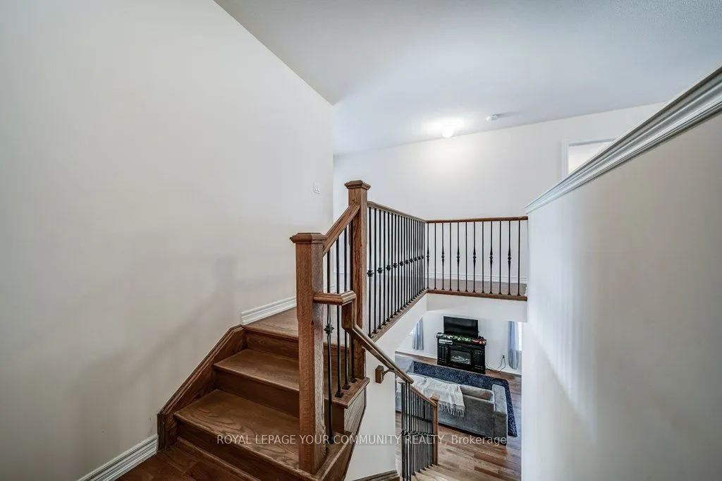 464 Black Cherry Crescent