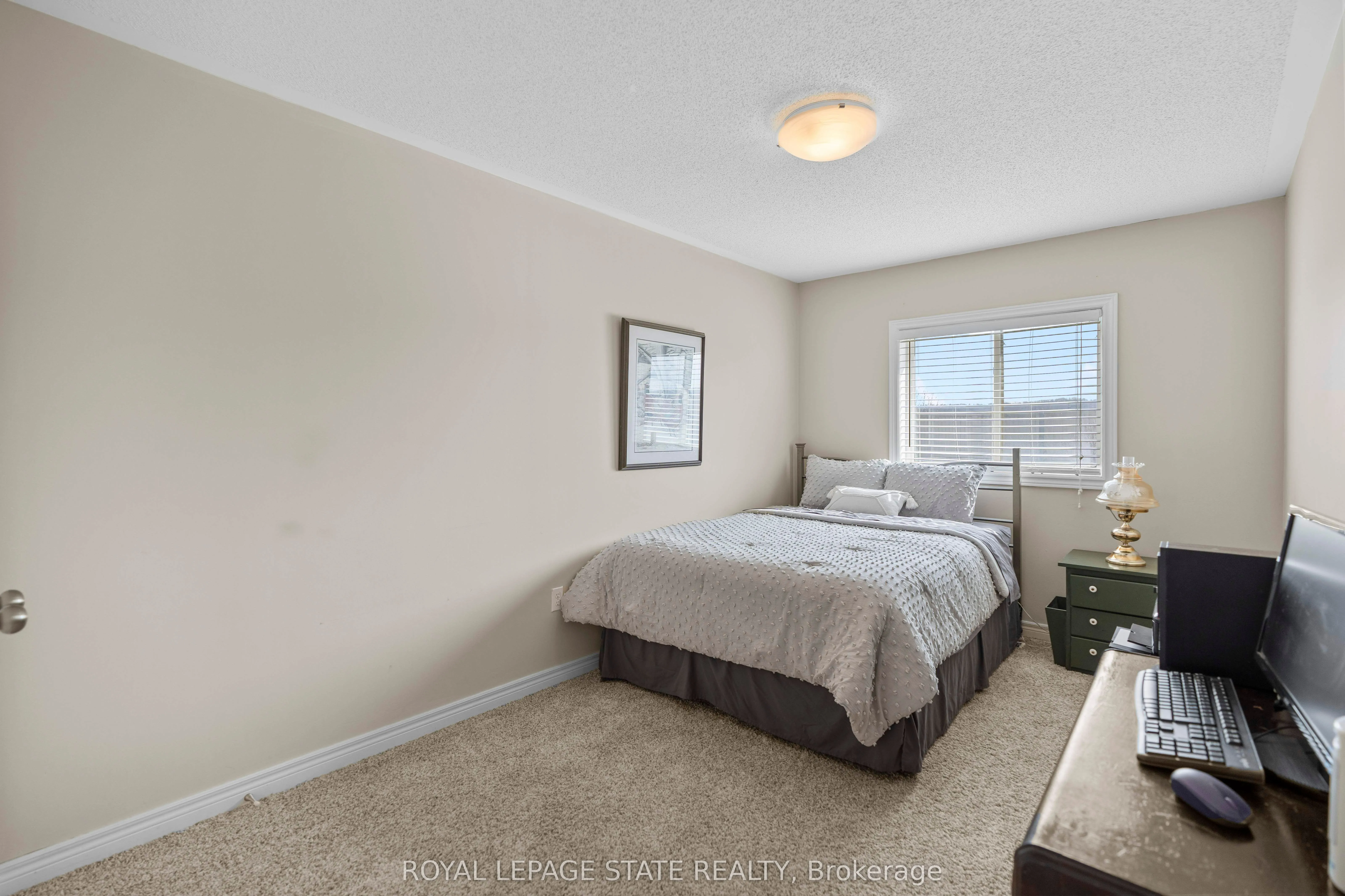 27 Marina Point Crescent