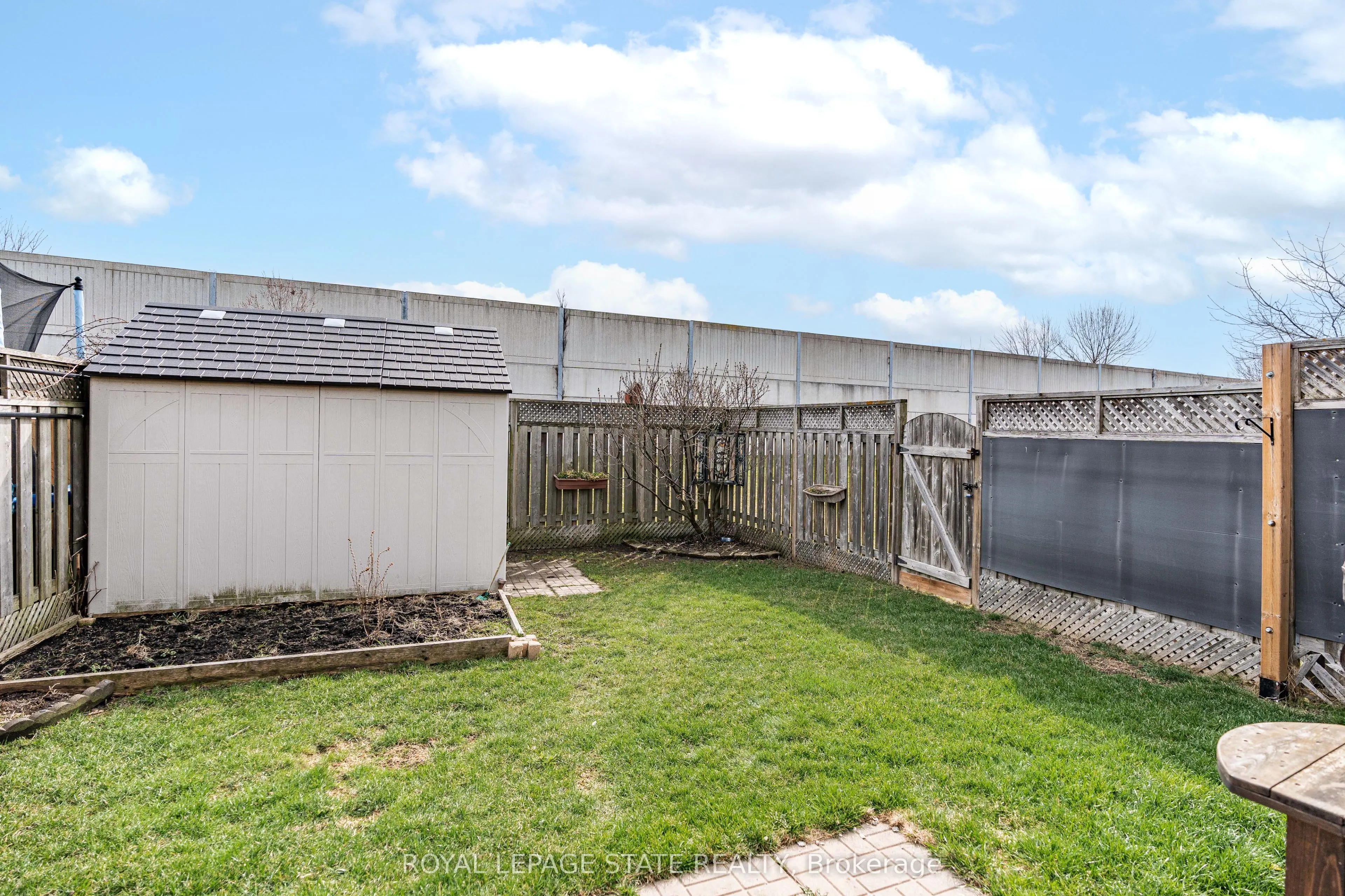 27 Marina Point Crescent