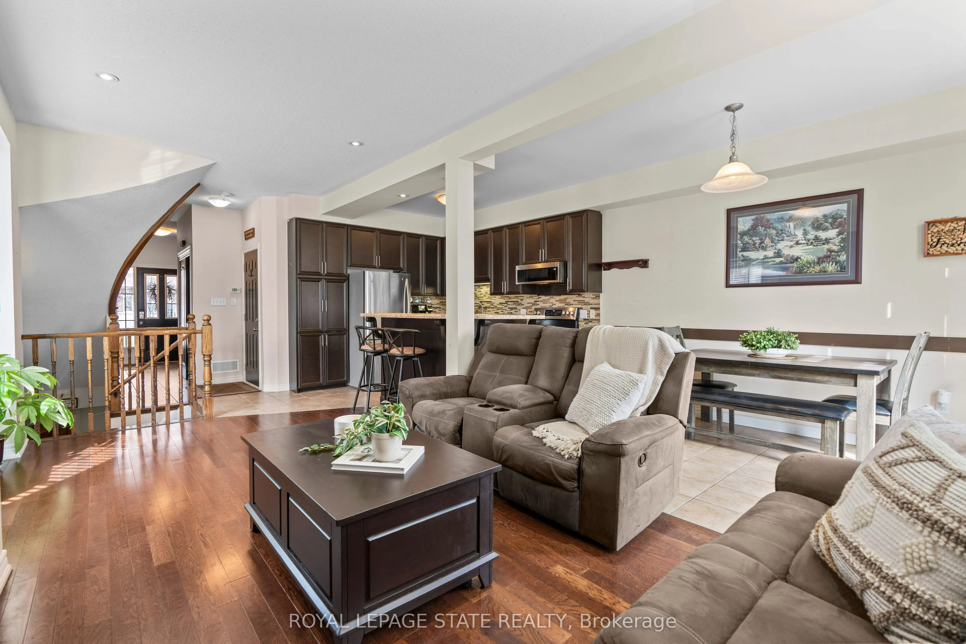 27 Marina Point Crescent