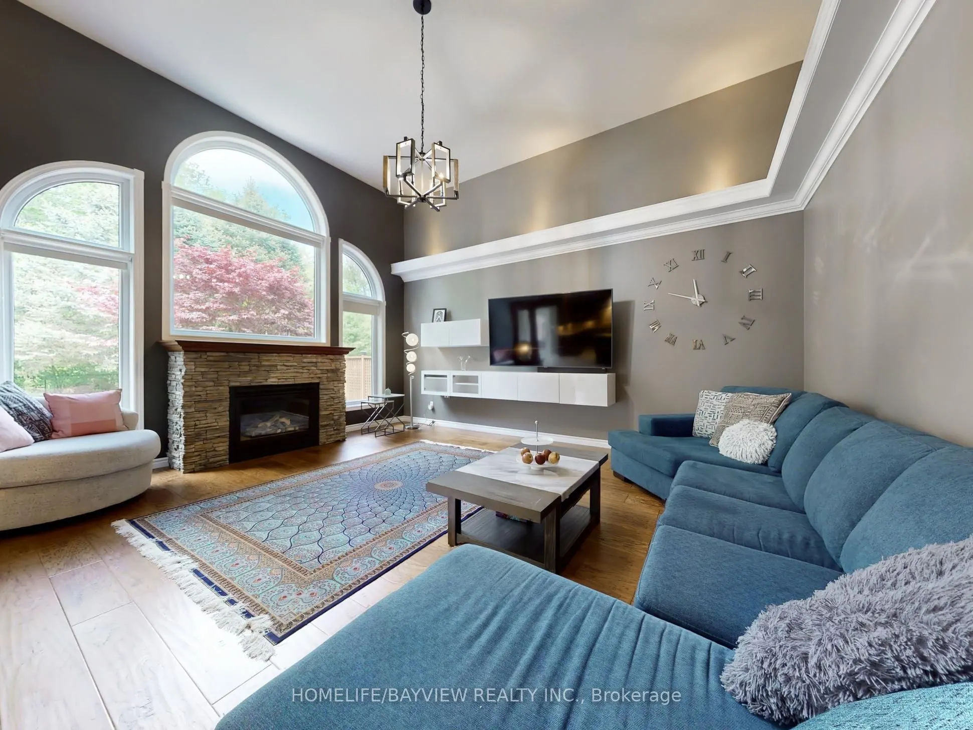 574 Sandbanks Crescent