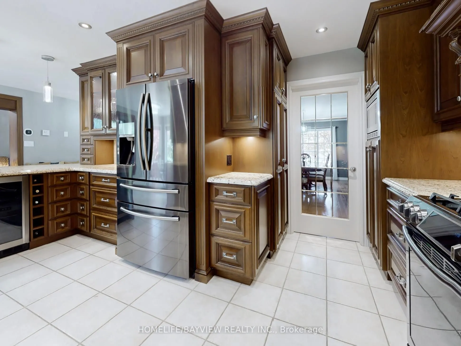 574 Sandbanks Crescent