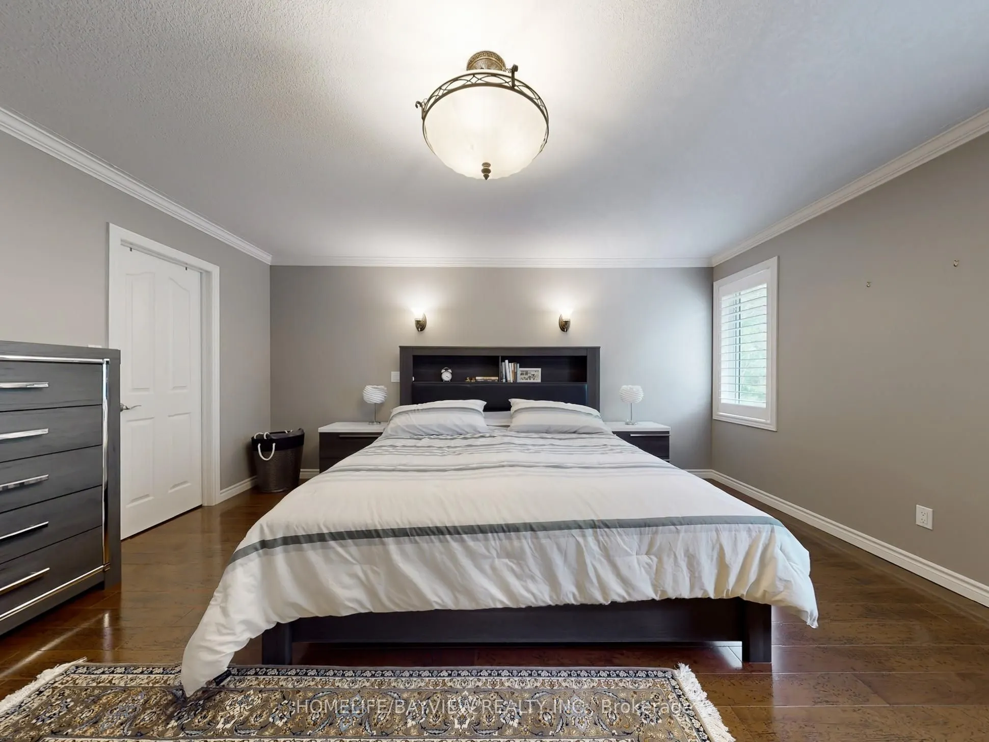 574 Sandbanks Crescent