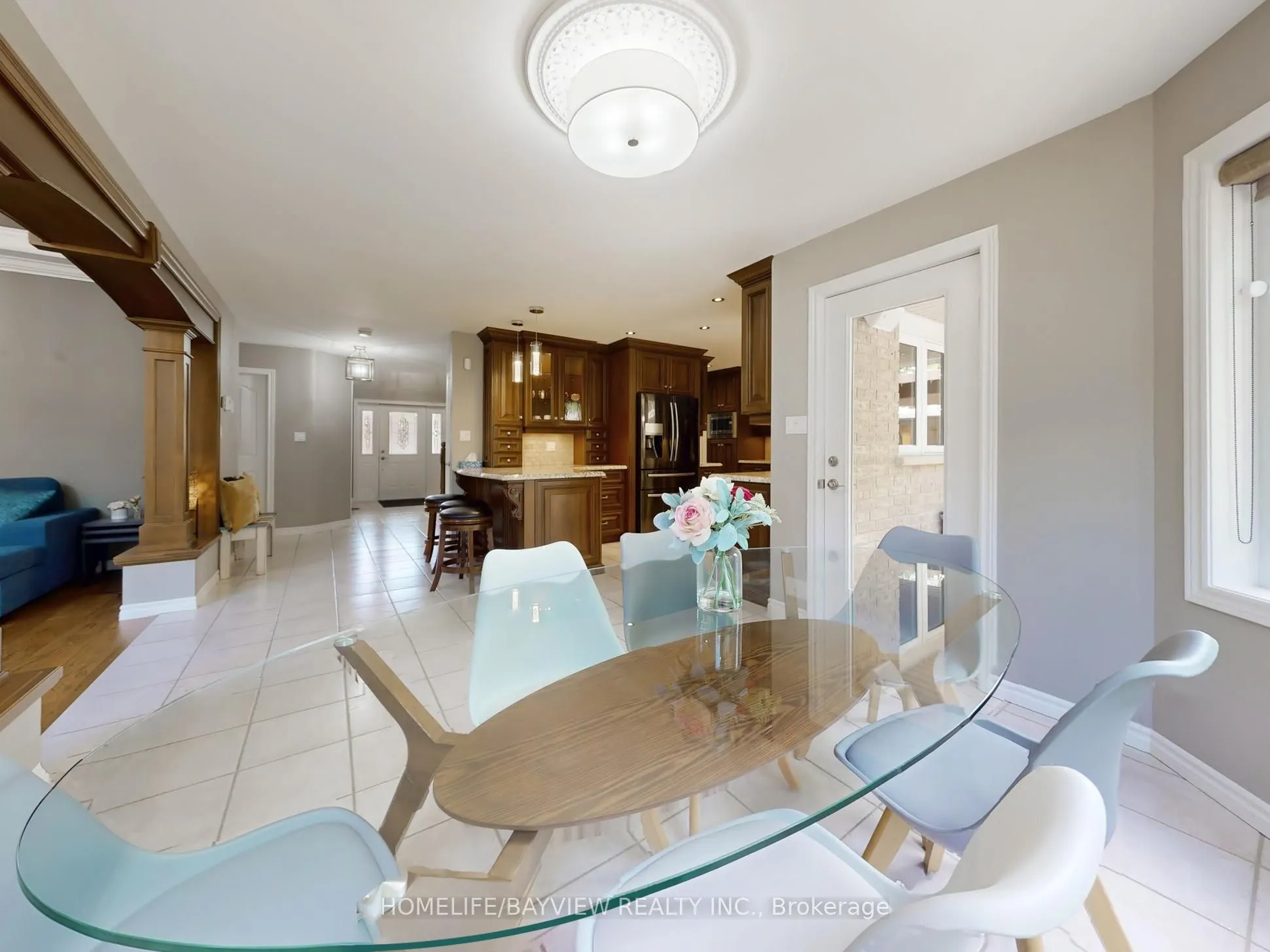 574 Sandbanks Crescent