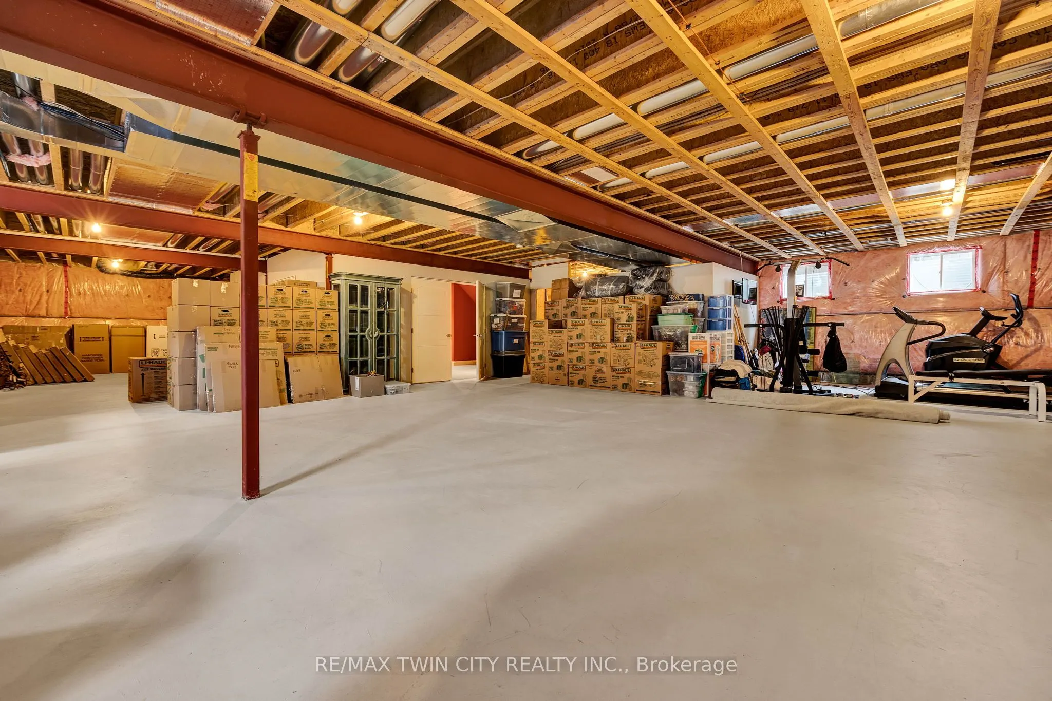 585 Regal Place