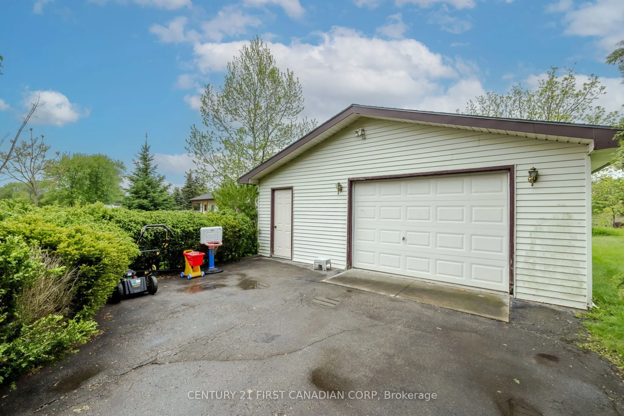 9776 Tower Road