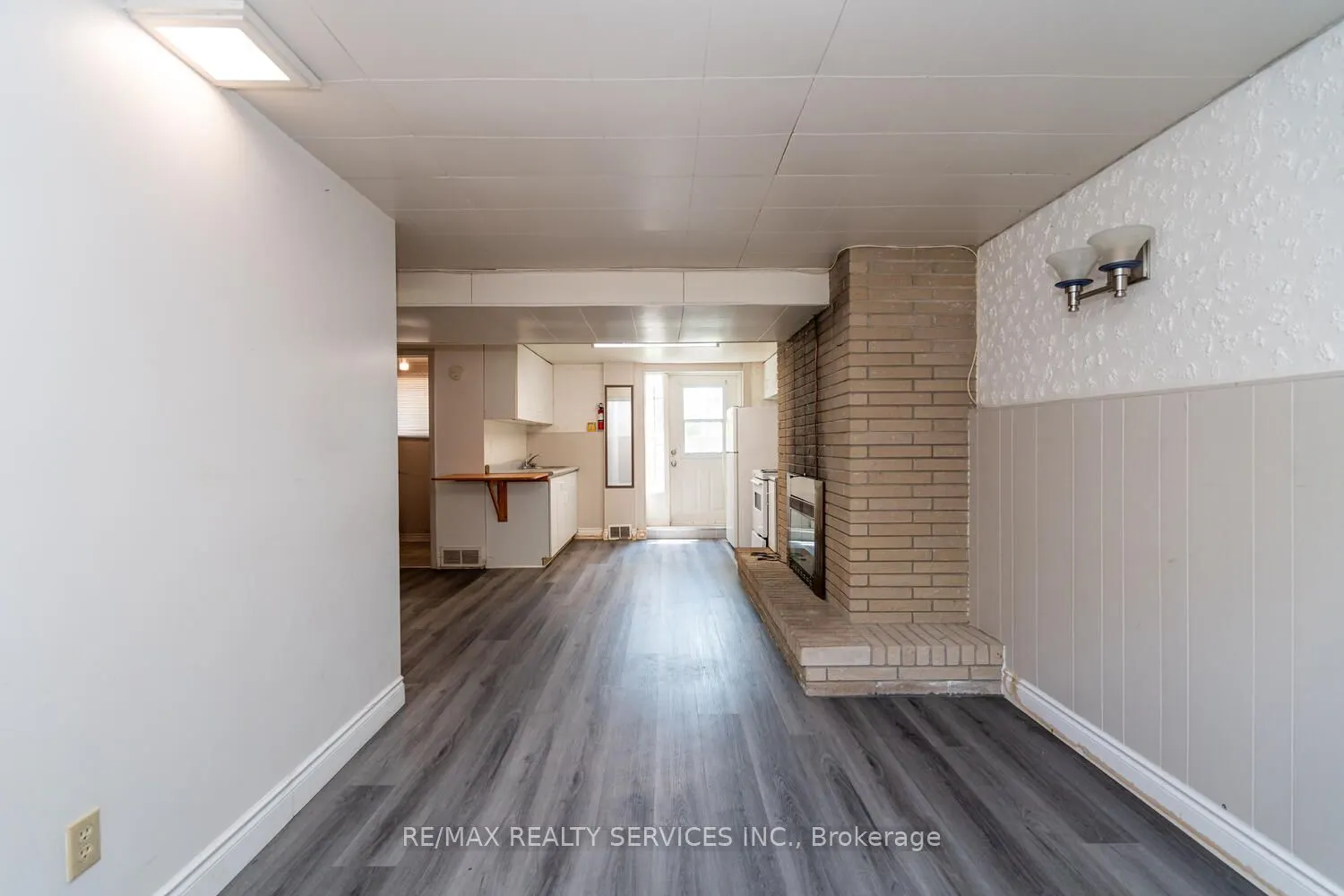 285 Thorncrest Drive